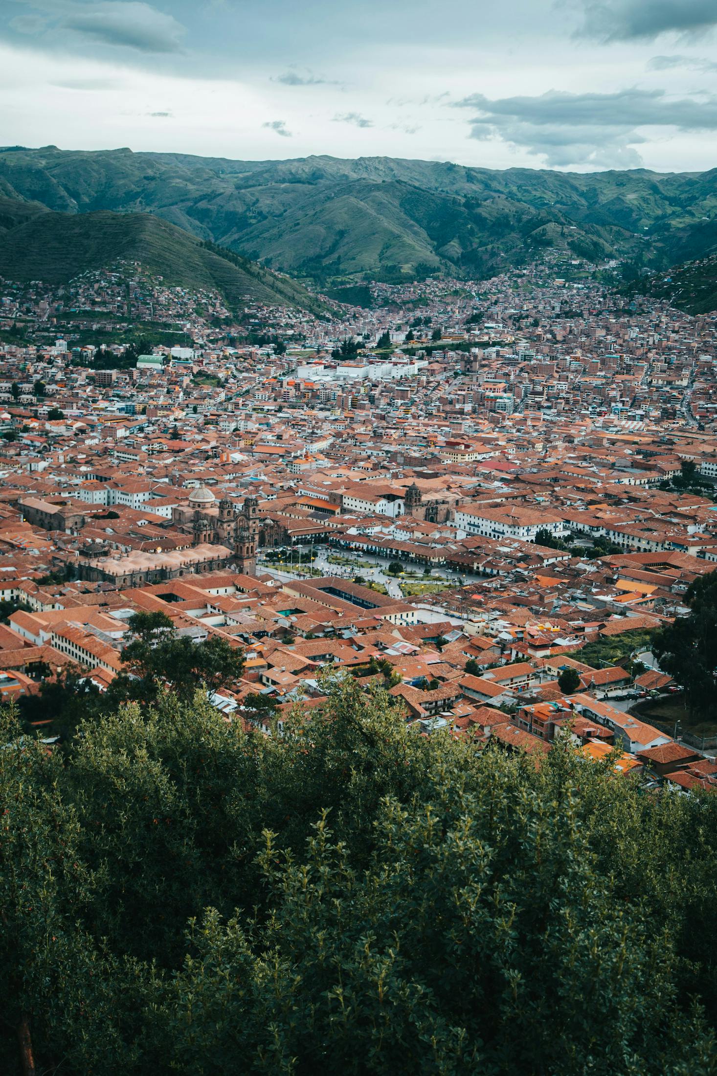 Imagen aérea de la ciudad de Cusco donde encontrarás consignas de equipaje de Bounce cerca