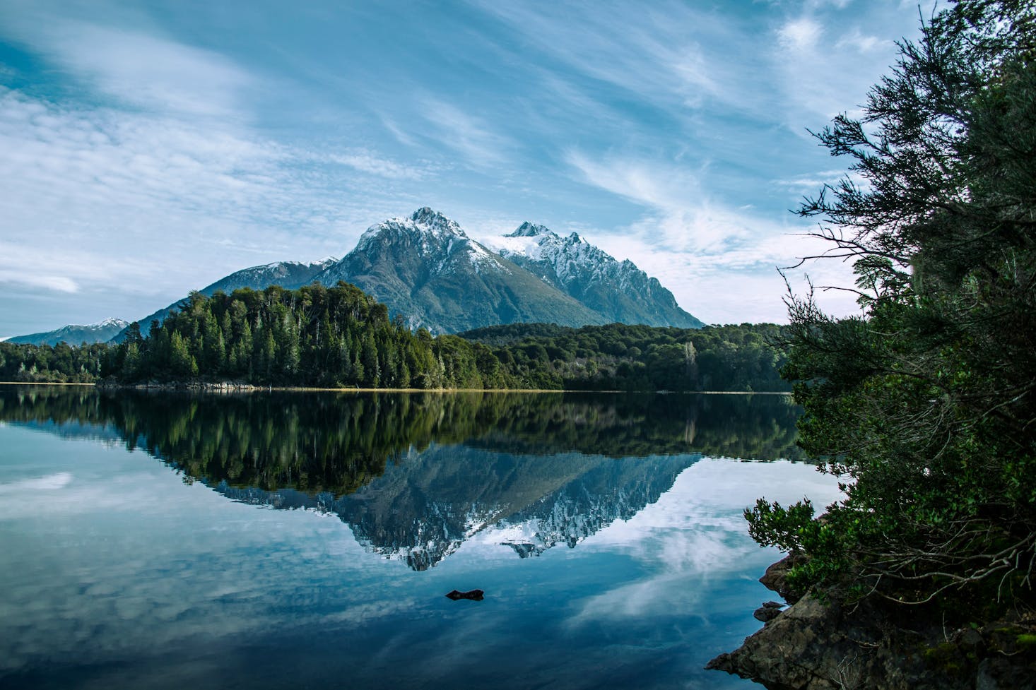 Imagen de la naturaleza de Bariloche, ciudad donde encontrarás consignas de equipaje de Bounce por la zona