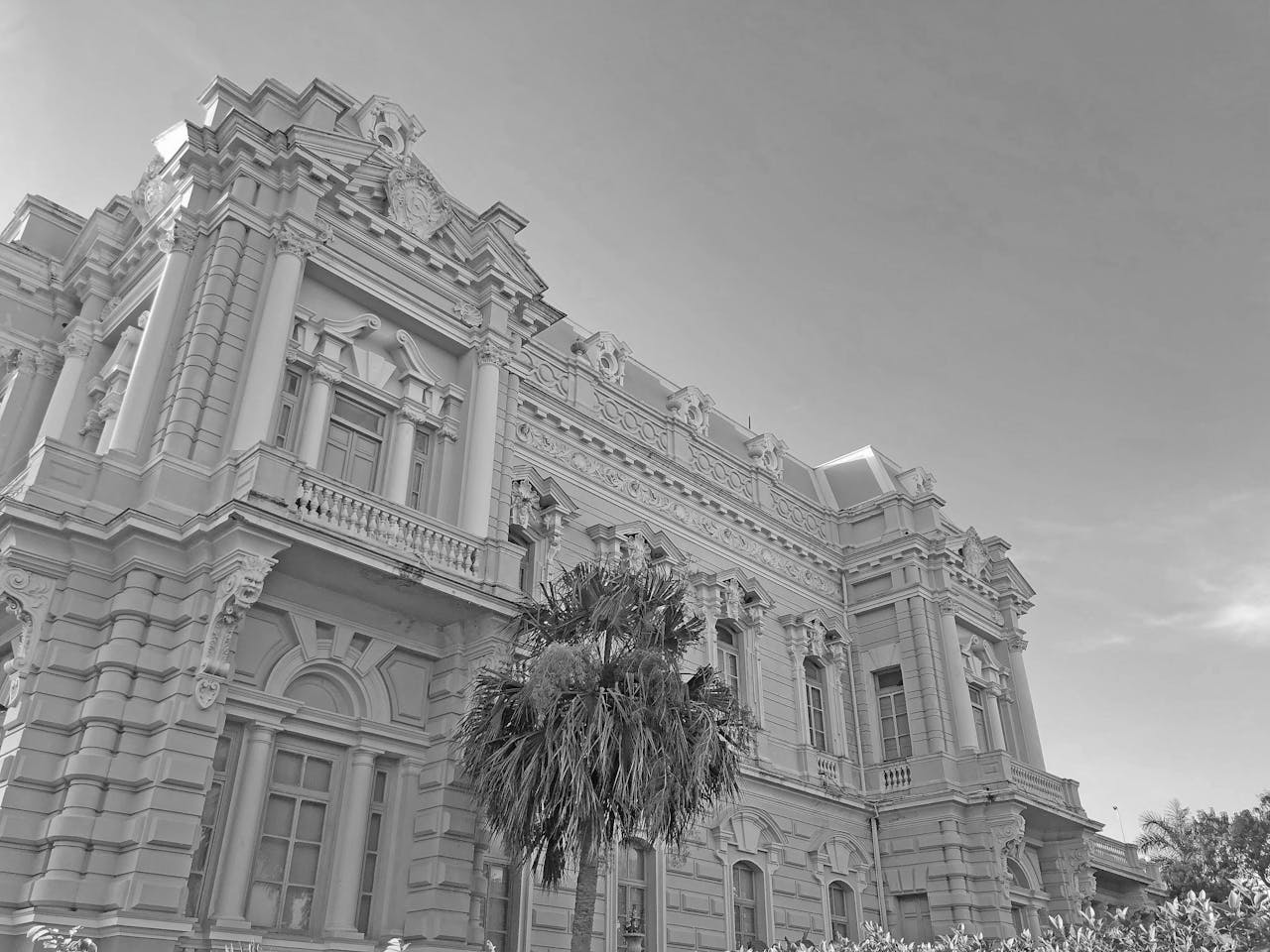 Imagen de uno de los edificios más emblemáticos de Mérida donde encontrarás consignas de Bounce cerca