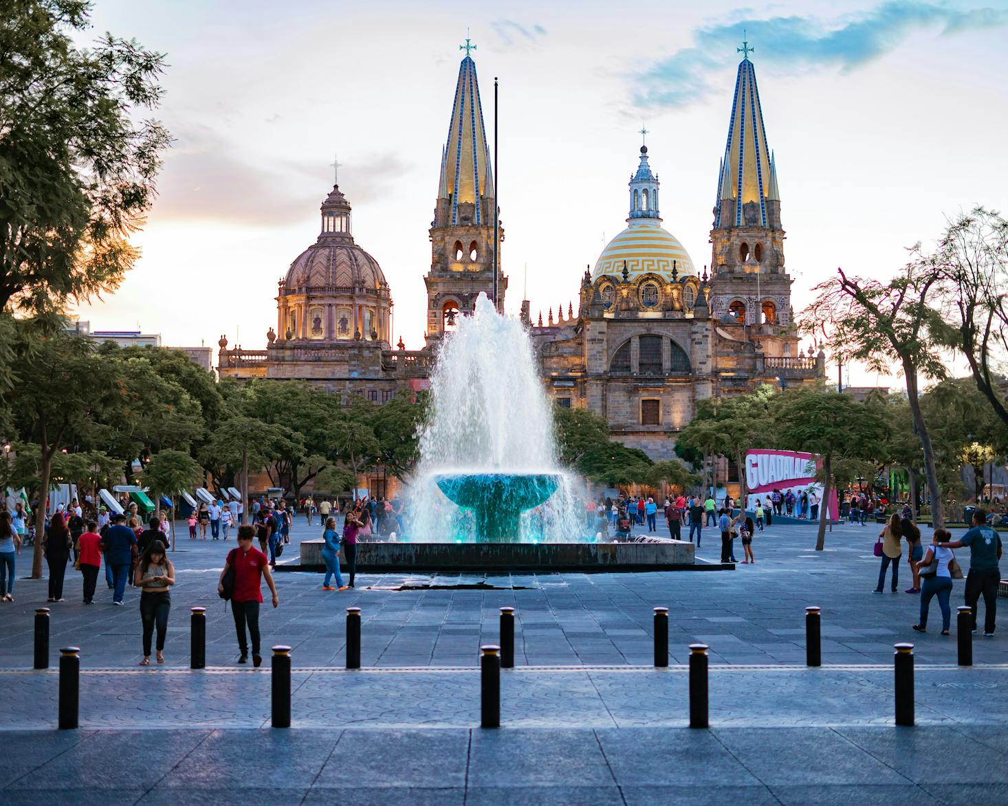 Imagen de la plaza de la liberación en Guadalajara donde encontrarás consignas de Bounce por la zona