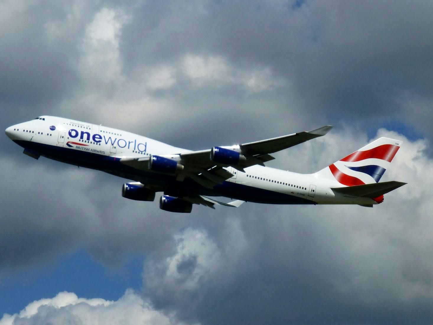 Gepäckaufbewahrung und Schließfächer am Flughafen London Heathrow.