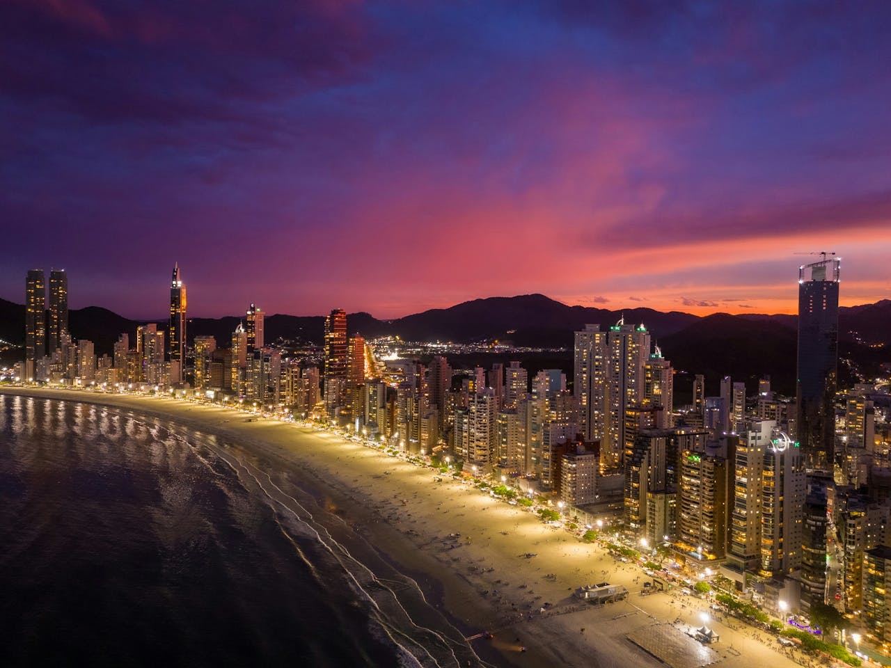 Imagem de Balneário Camboriú, mais uma cidade com depósito de bagagem da Bounce