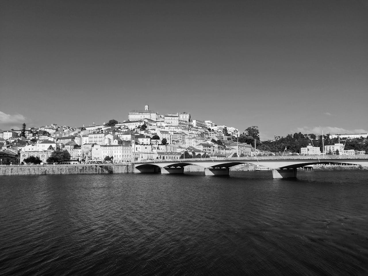 Imagem de Coimbra, mais uma cidade com depósito de bagagem da Bounce