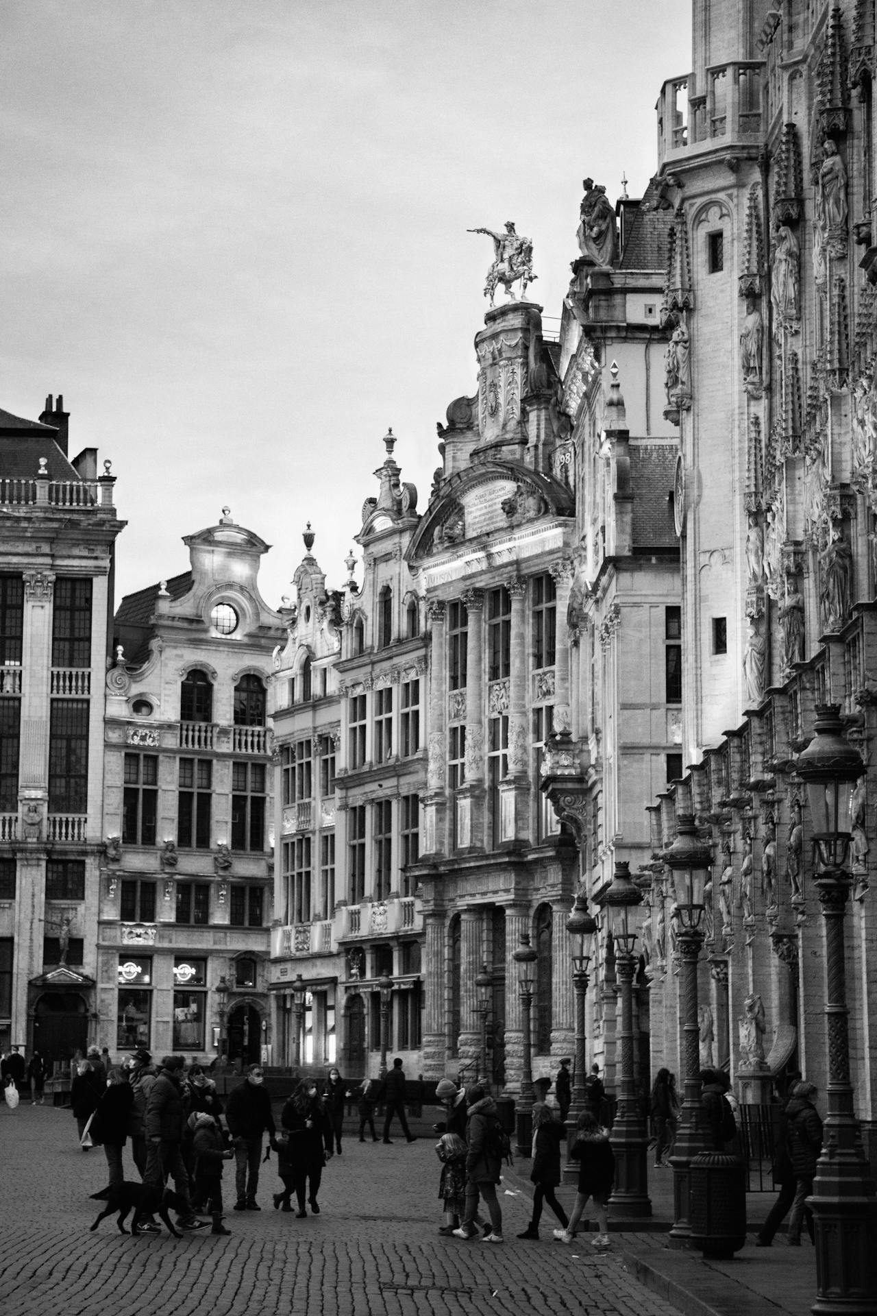 Grand-Place of Brussels luggage storage