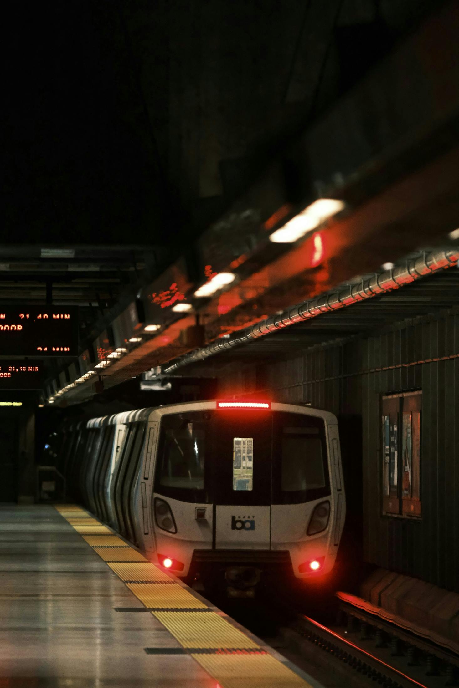 Image of train arriving in Bart Station