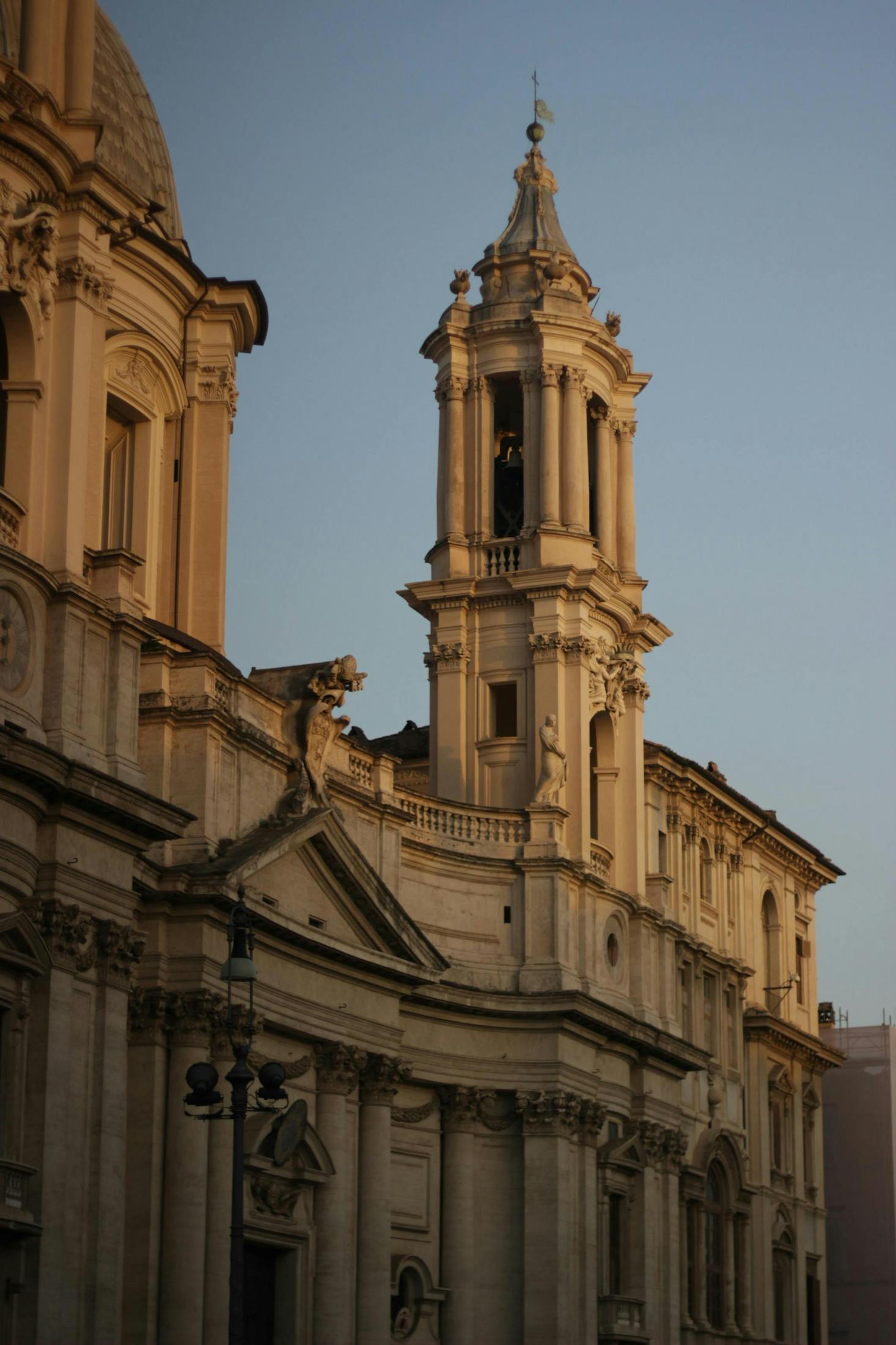 Torre della Chiesa a Piazza Navona a Roma