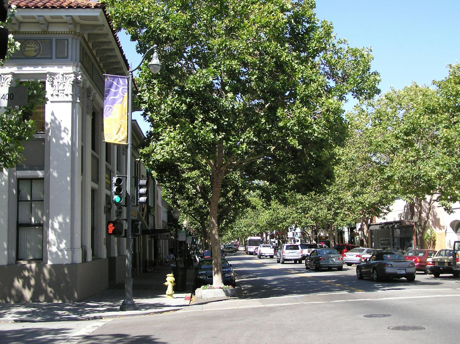 Sunny urban area in Palo Alto, CA