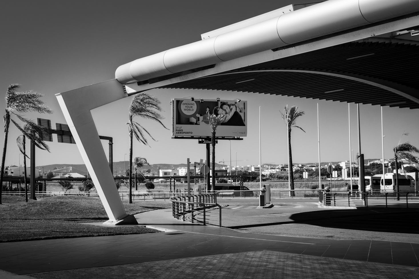 A windy, sunny morning at the Faro Airport