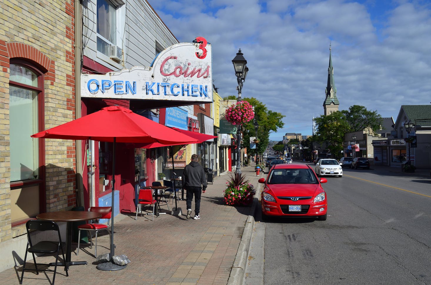 A quaint street scene in Richmond Hill.