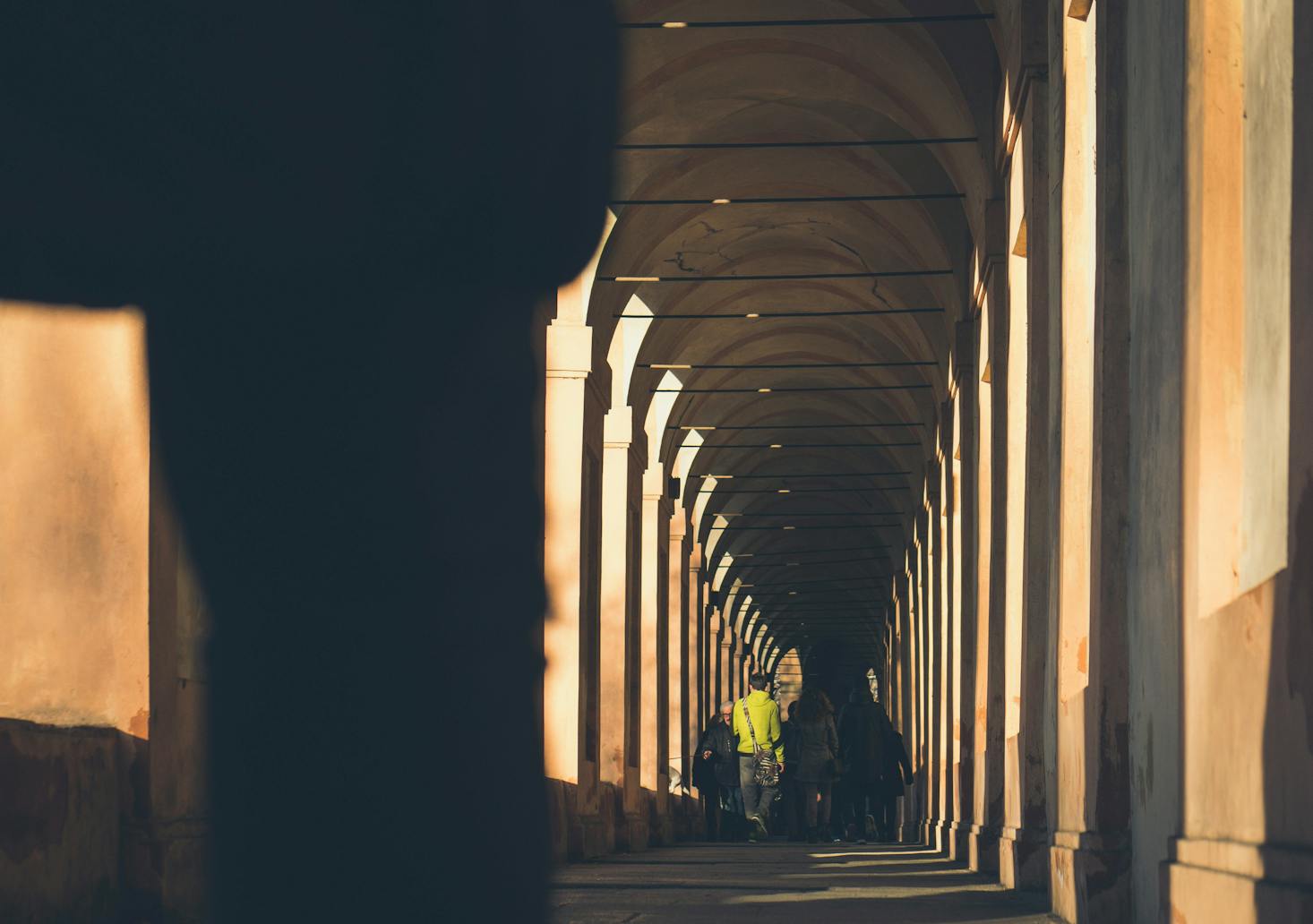 Veduta prospettica dei portici di Bologna