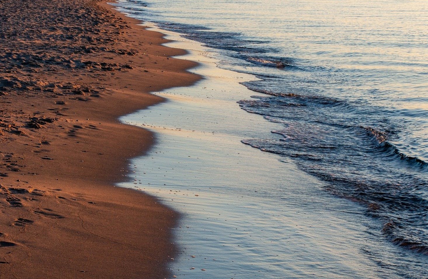 Arenas doradas y costas serenas cerca de Soledad.