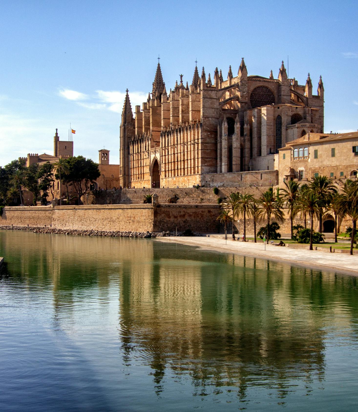 Palma de Mallorca Cathedral with a fountain out front