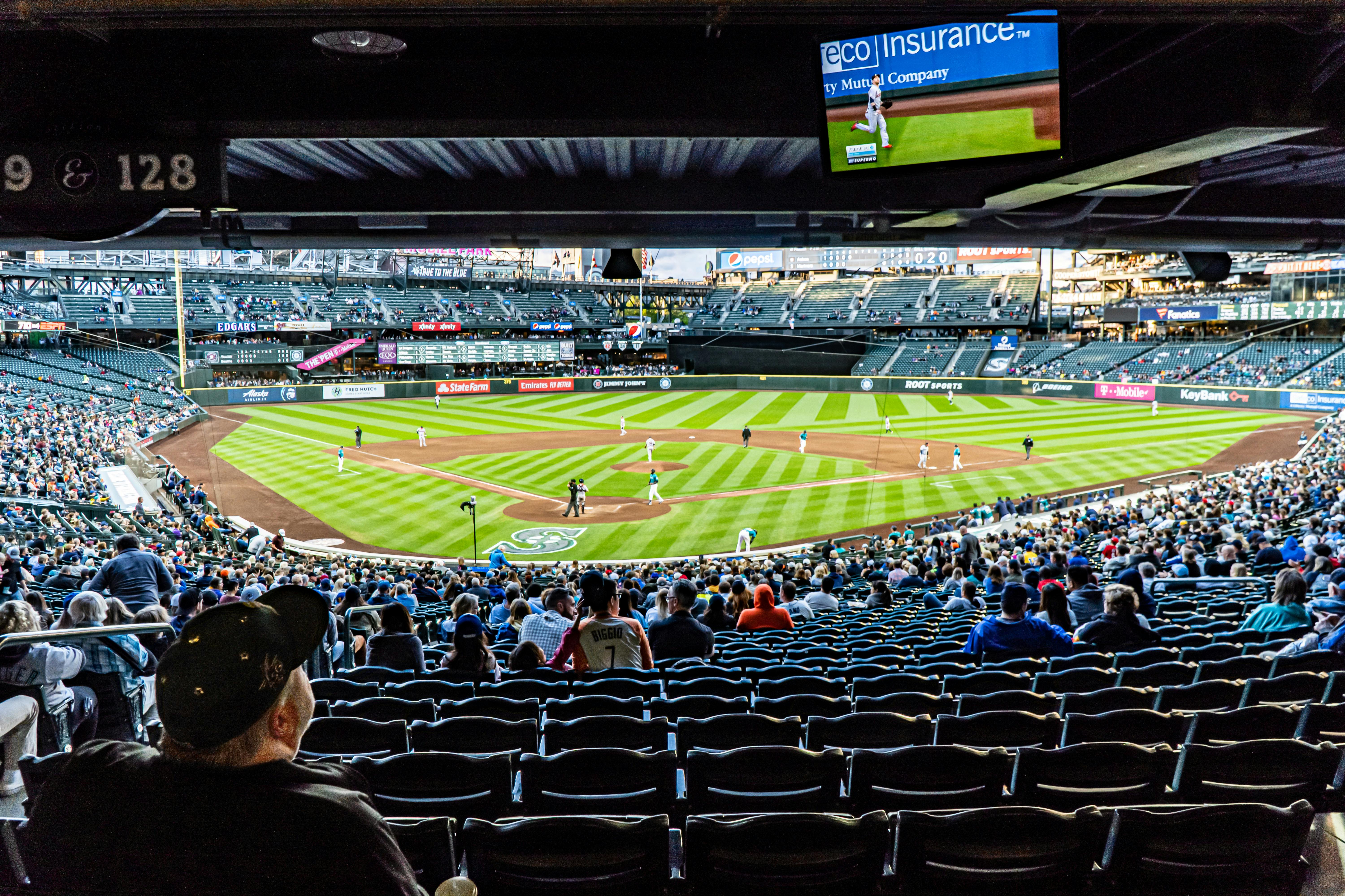 Seattle Mariners on X: A beer, a hot dog, and some baseball