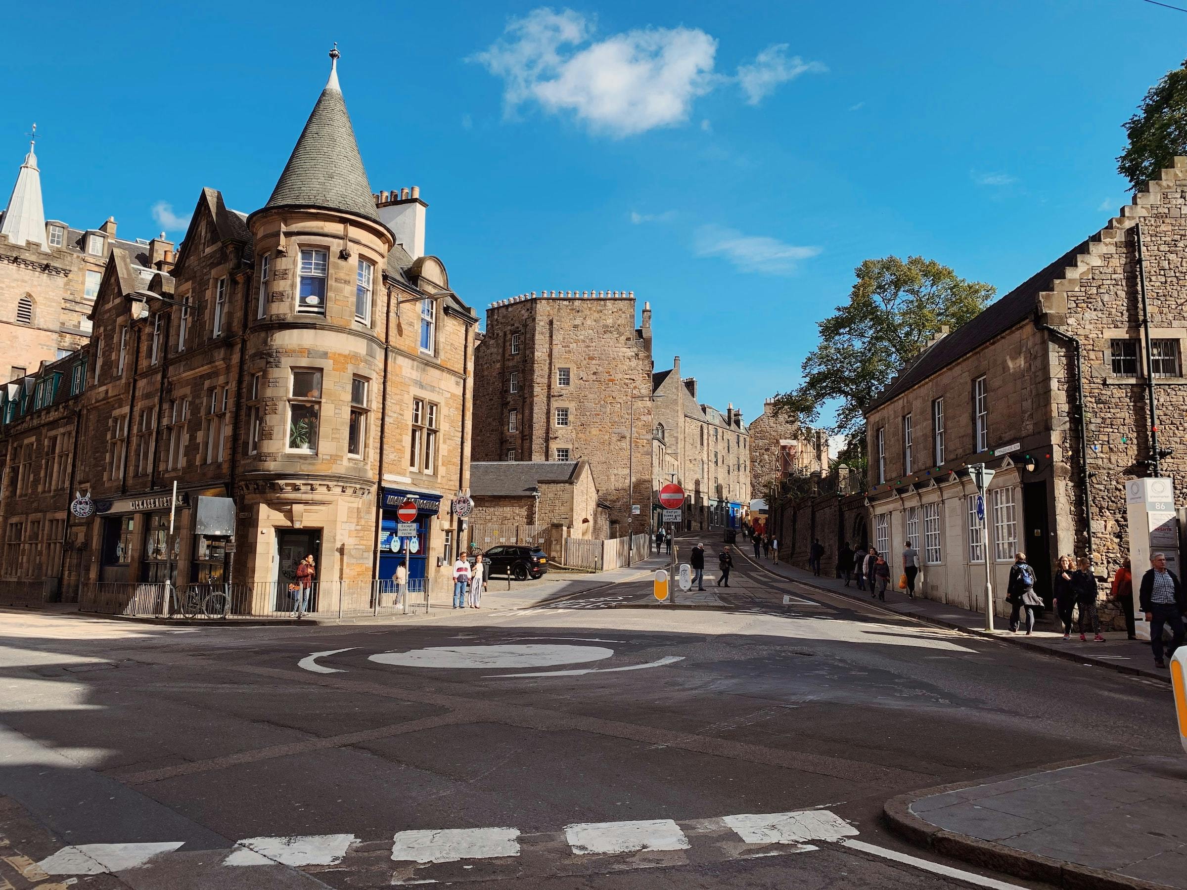 Is Edinburgh safe to visit? A comprehensive safety guide Bounce