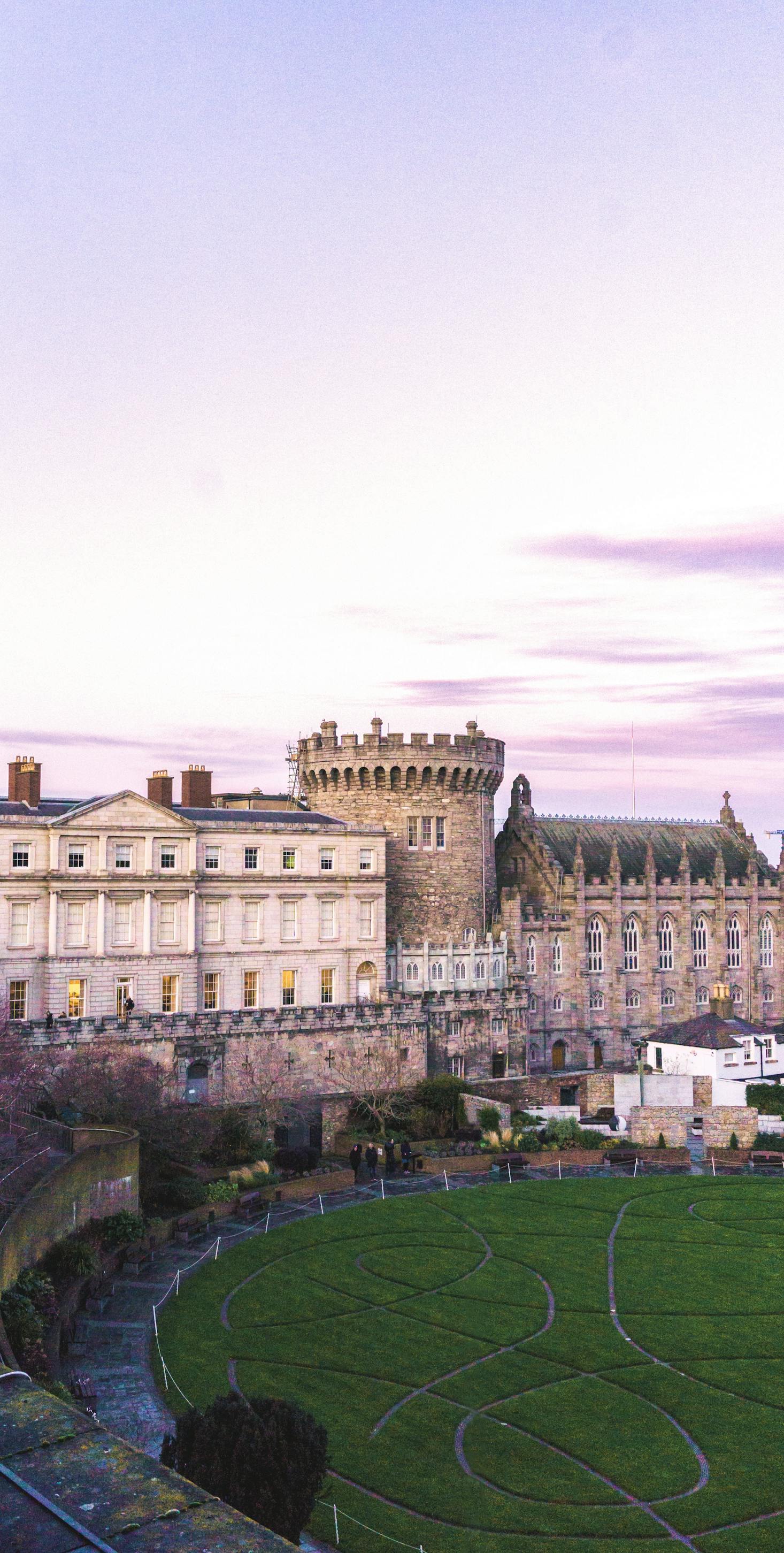 Luggage storage near Dublin Castle