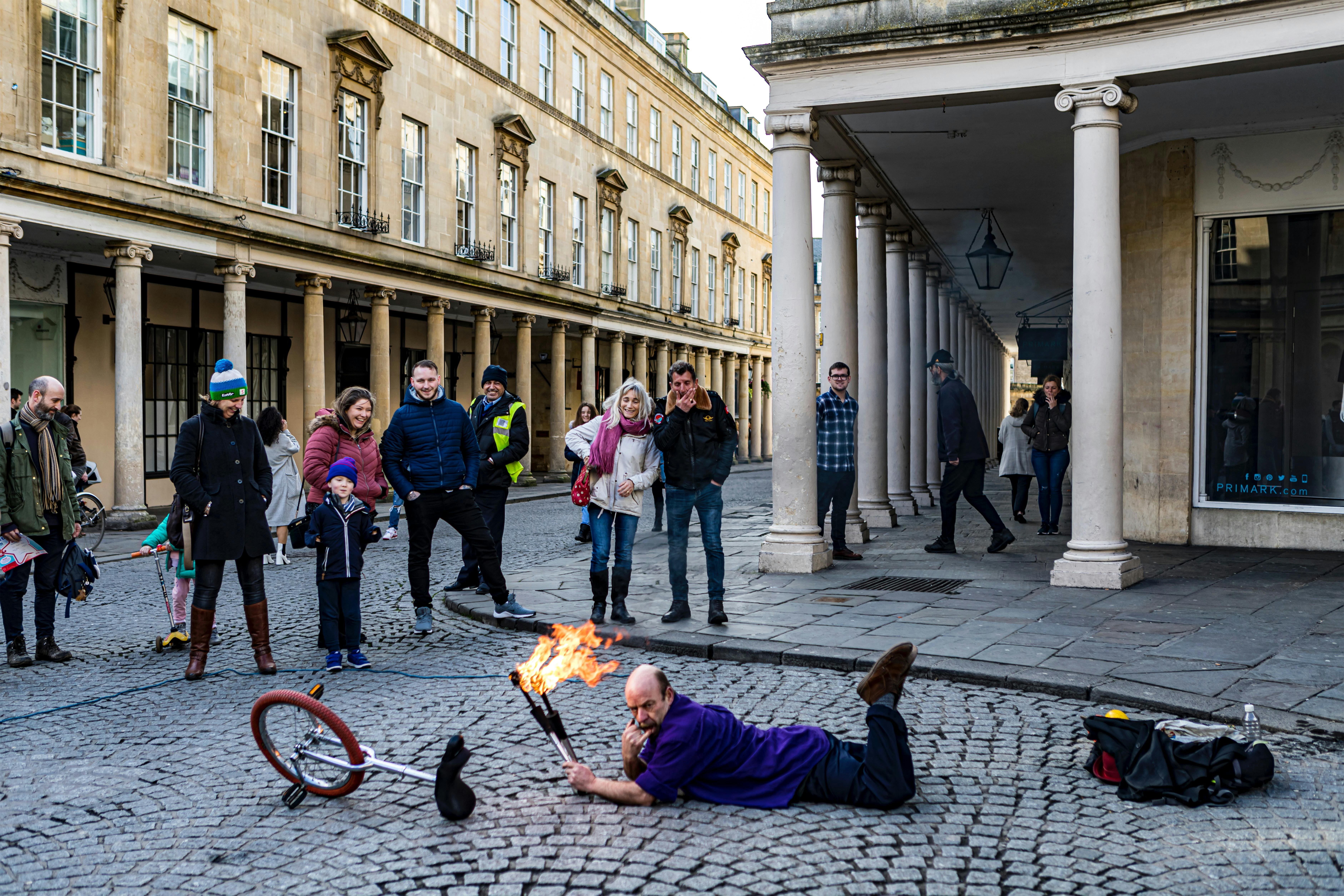 Street performers in Bath City Centre