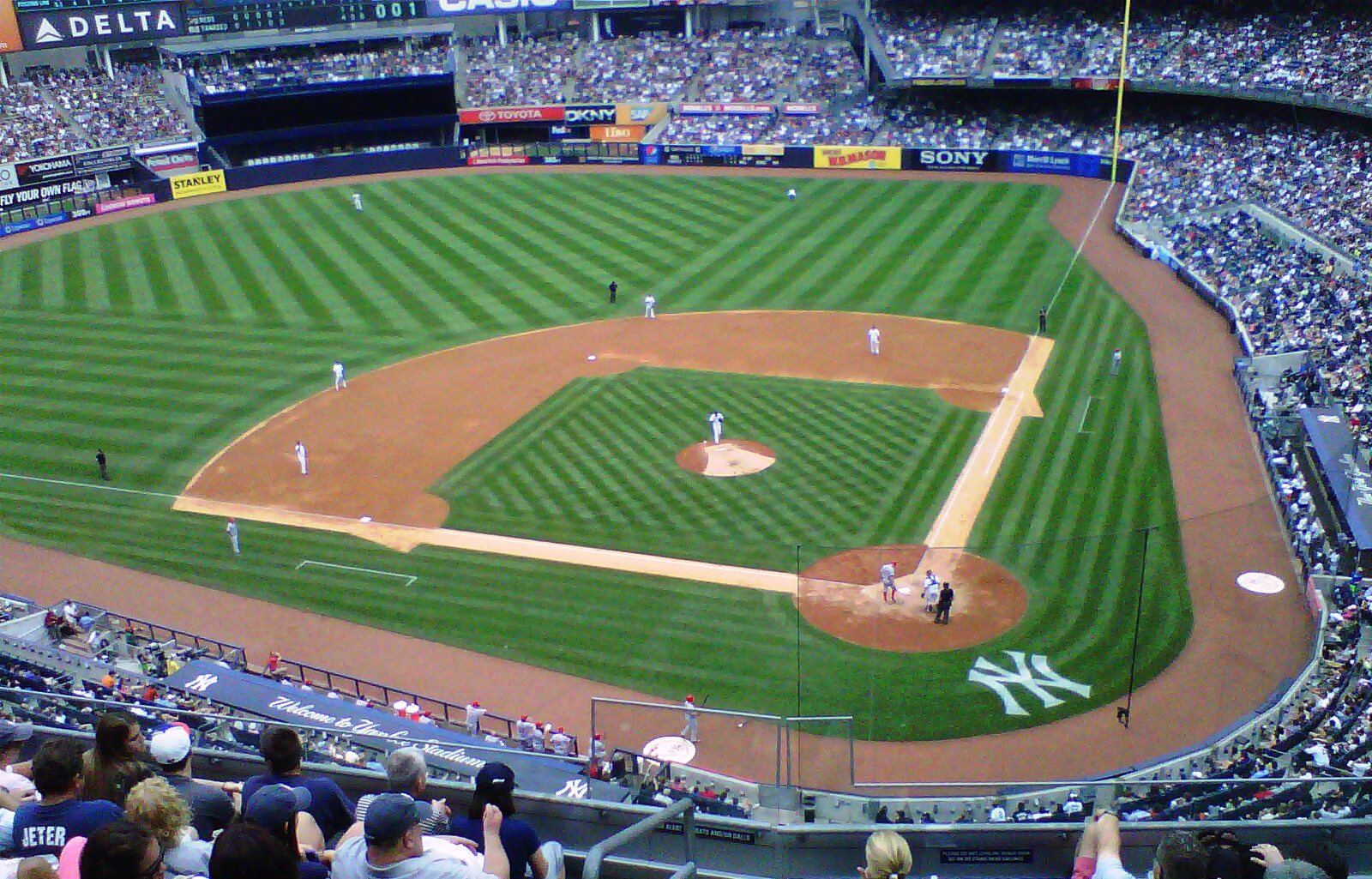 yankee stadium bag storage