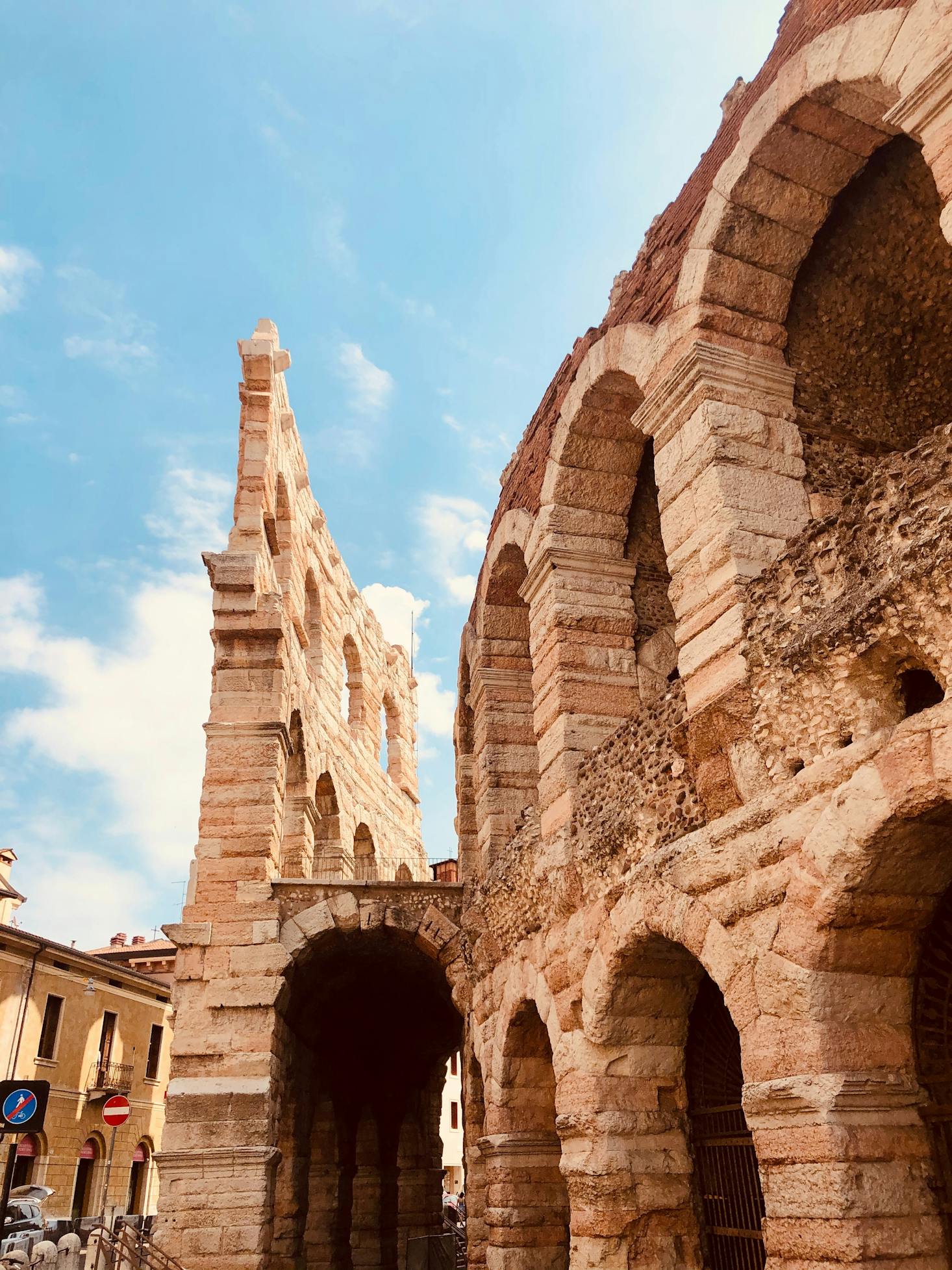 Luggage storage near the Arena in Verona