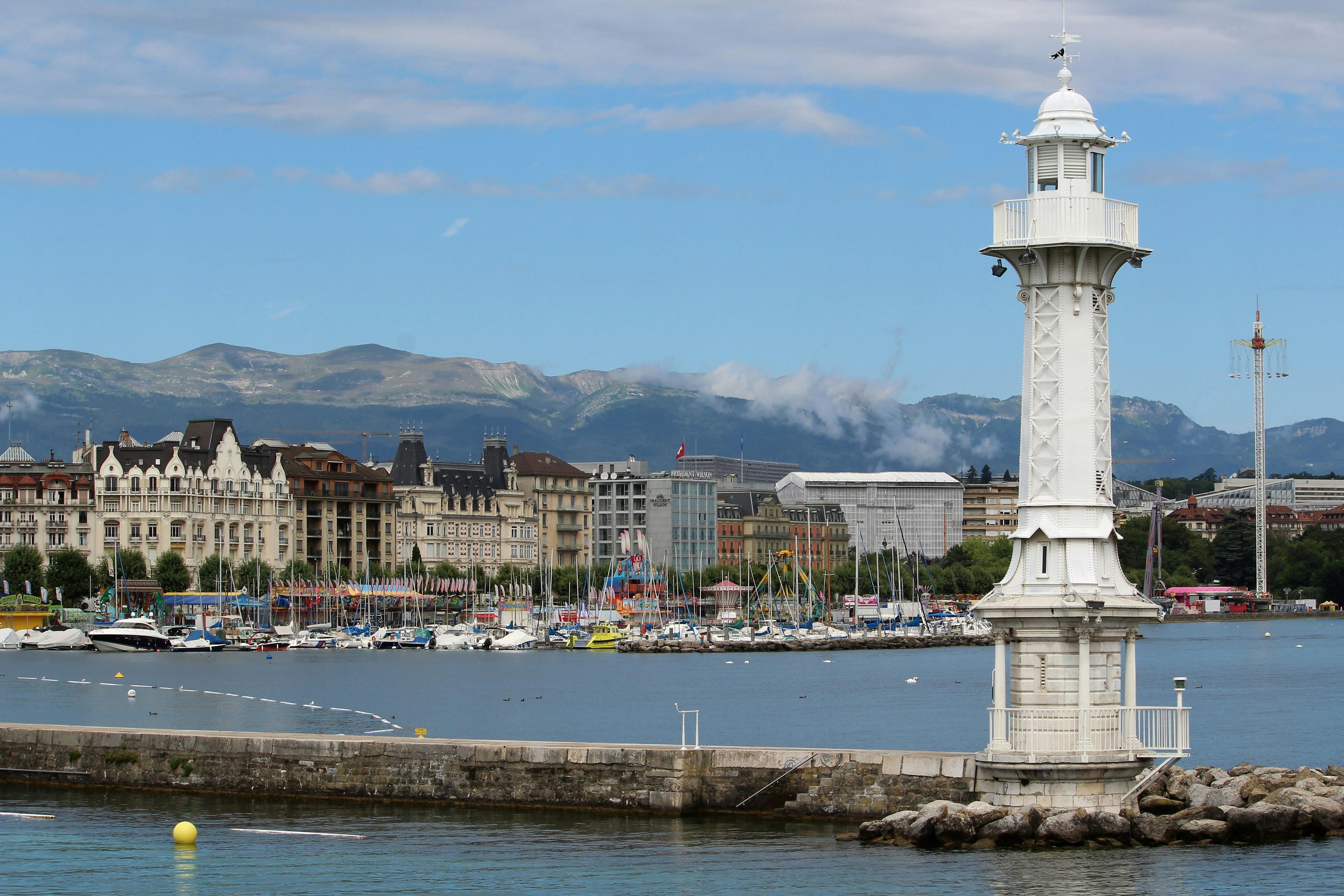 Bain de Paquis in Geneva
