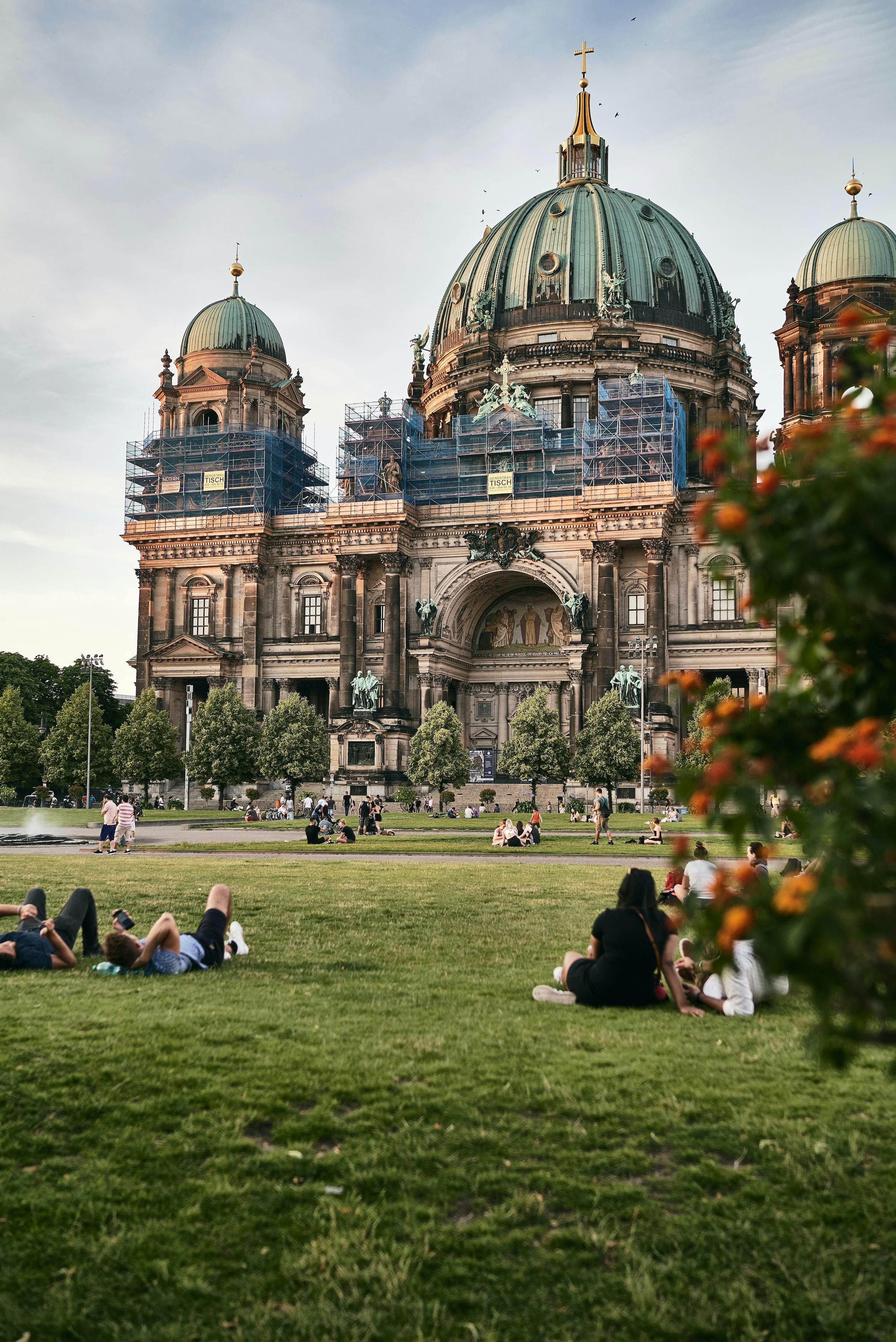 Is Berlin Safe To Visit A Comprehensive Safety Guide Bounce co-warto-zwiedzi-w-berlinie-zbudujemy-basen-twoich-marze