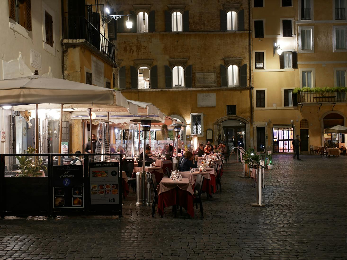 Romantic restaurants in Rome