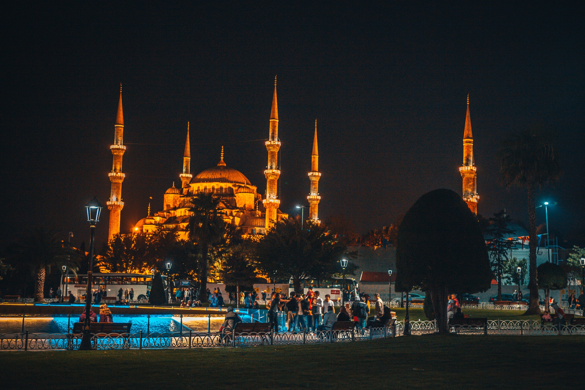 12 Unmissable Things To Do In Istanbul At Night Bounce