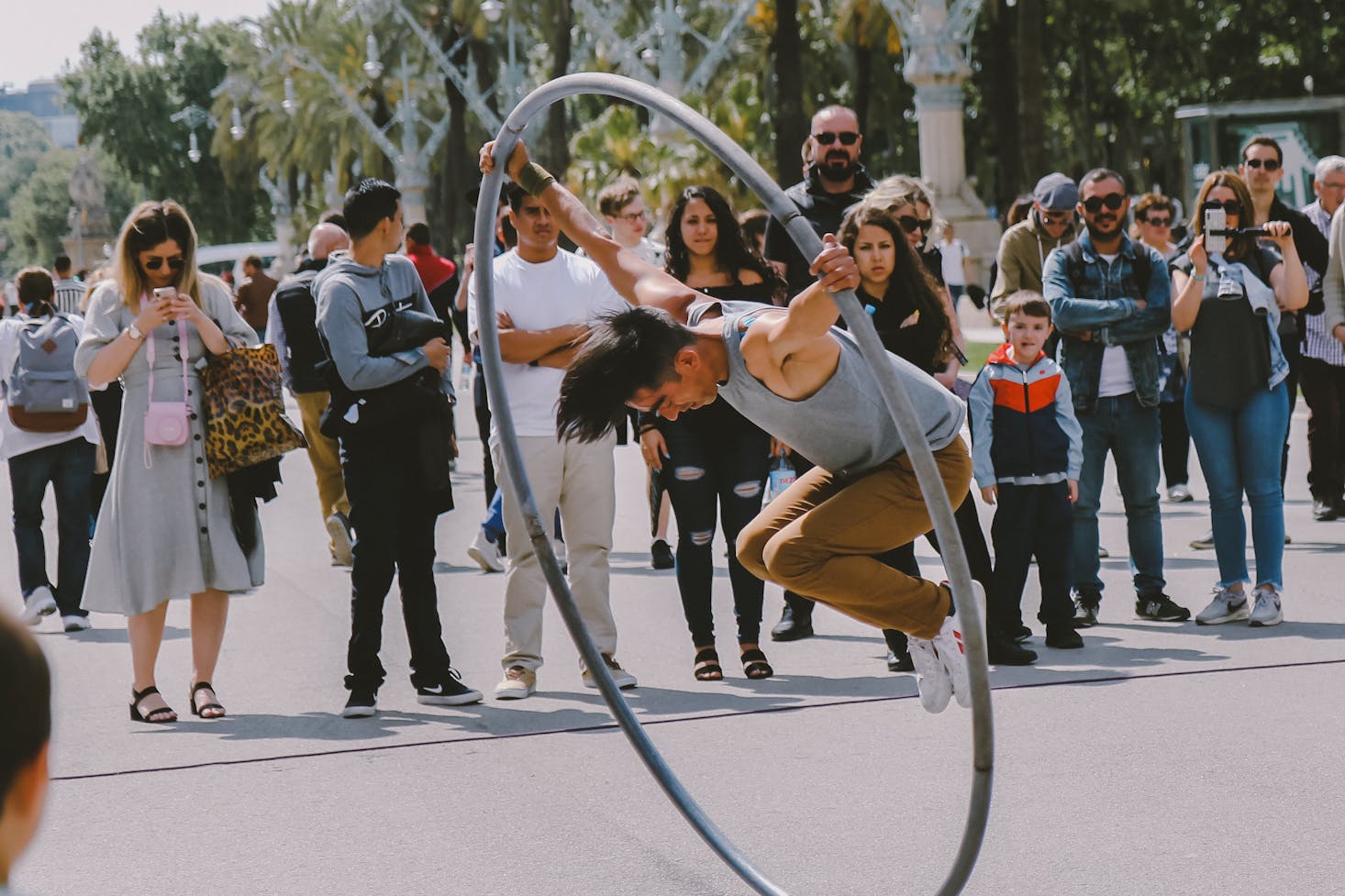 Street entertainer in Barcelona, Spain