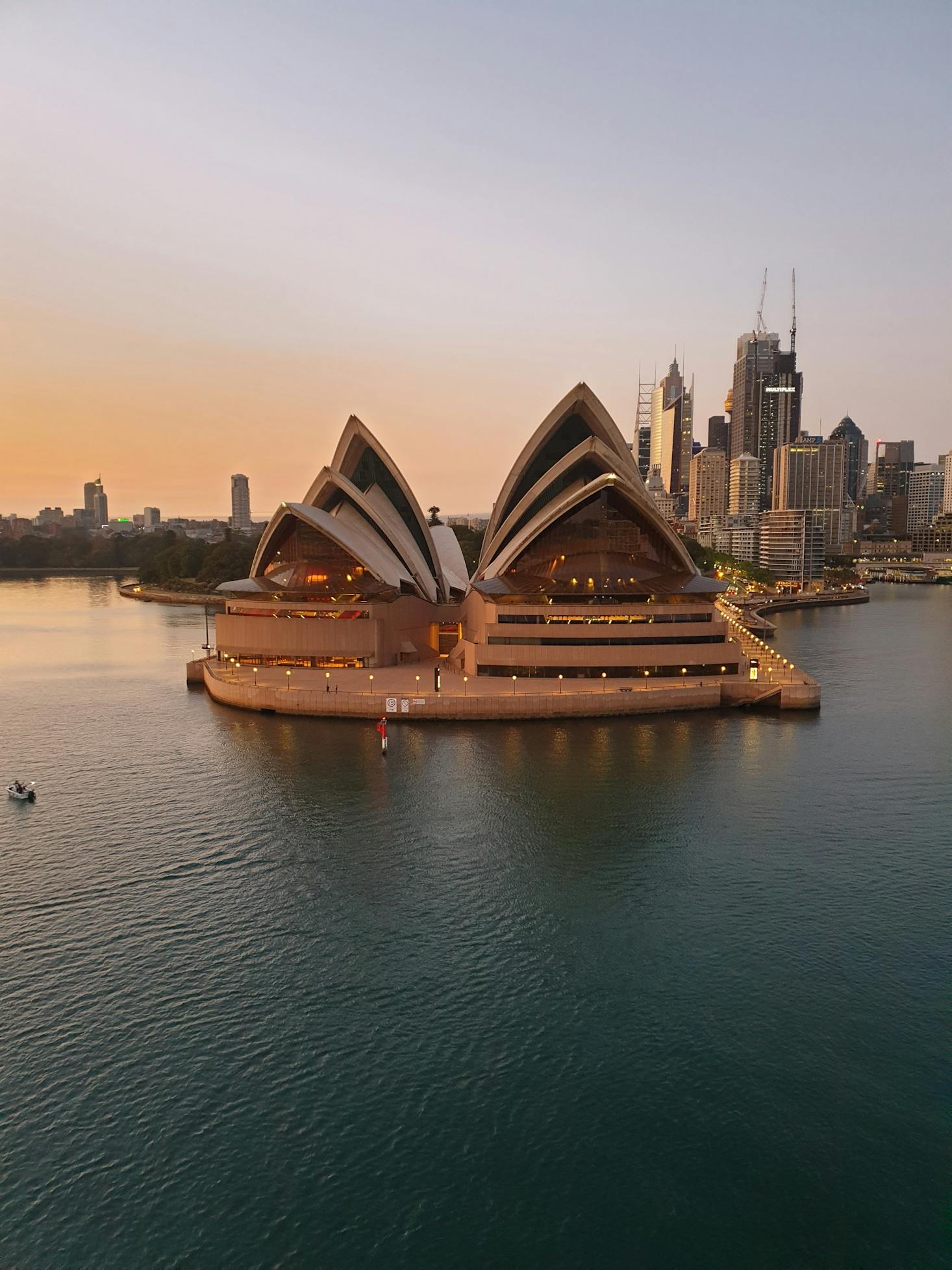 Liuggage storage near the Sydney Opera House