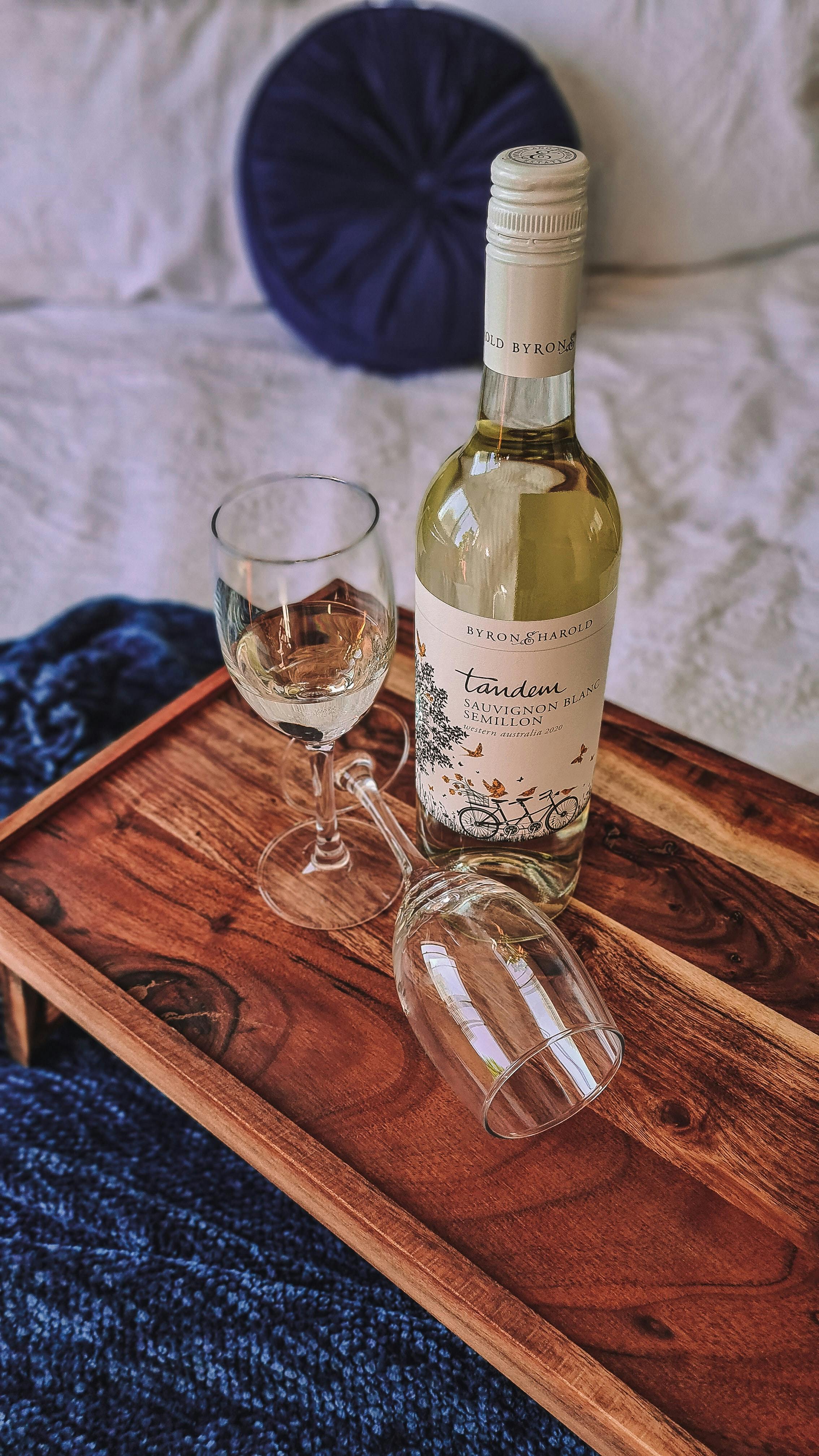 White wine tasting in Perth