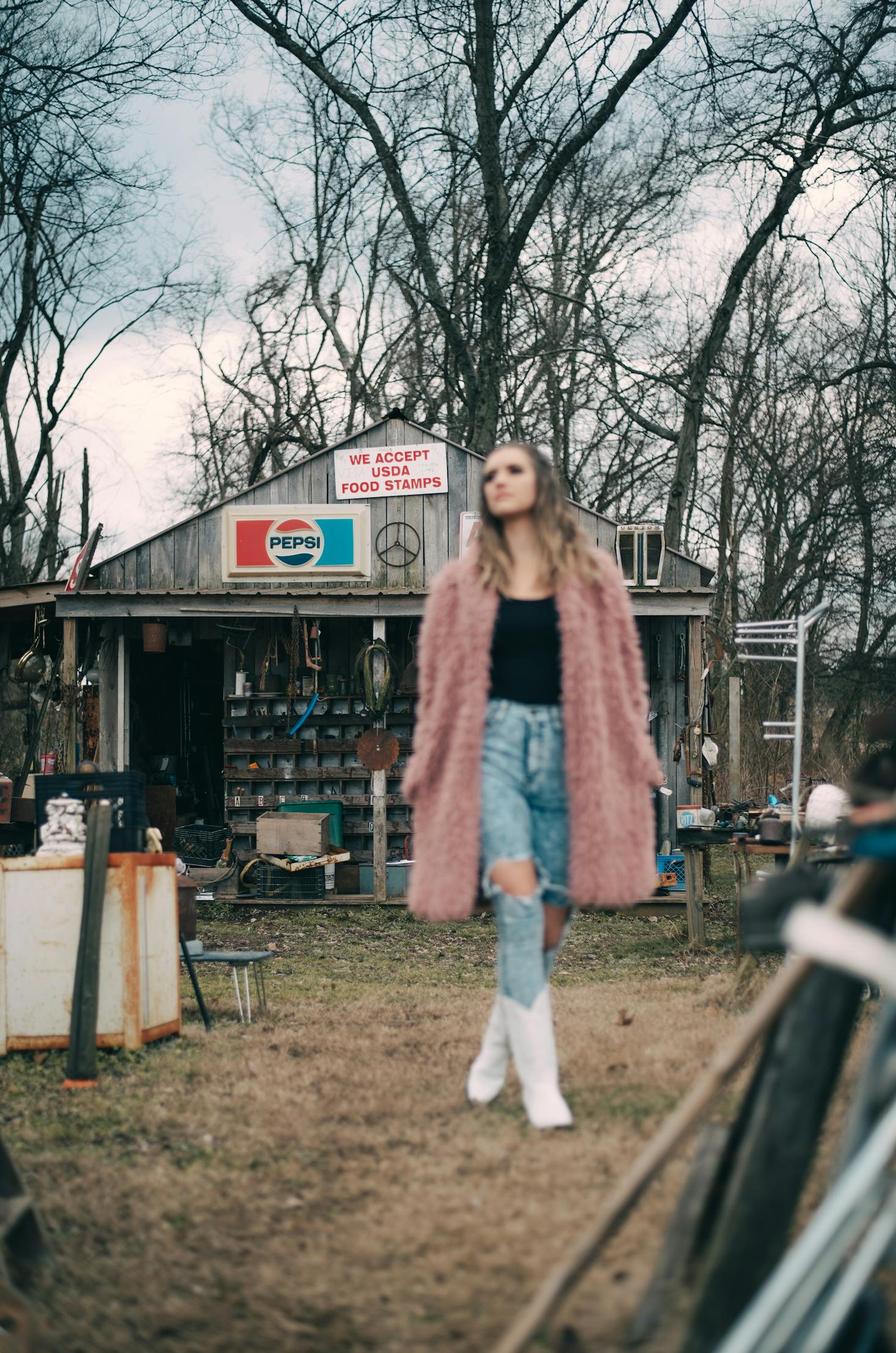 Fashionable woman shopping in Nashville, Tennessee
