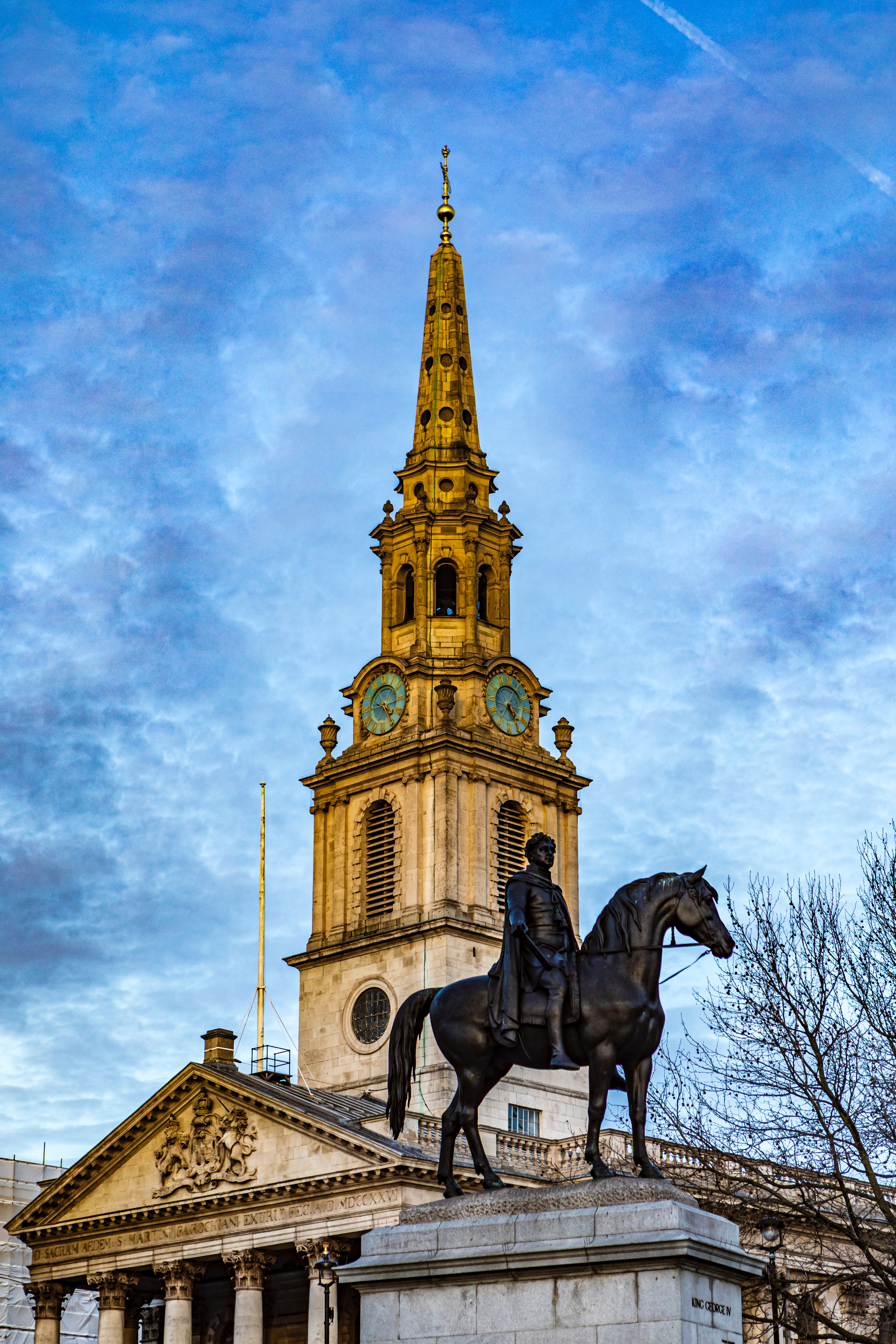 luggage storage trafalgar square