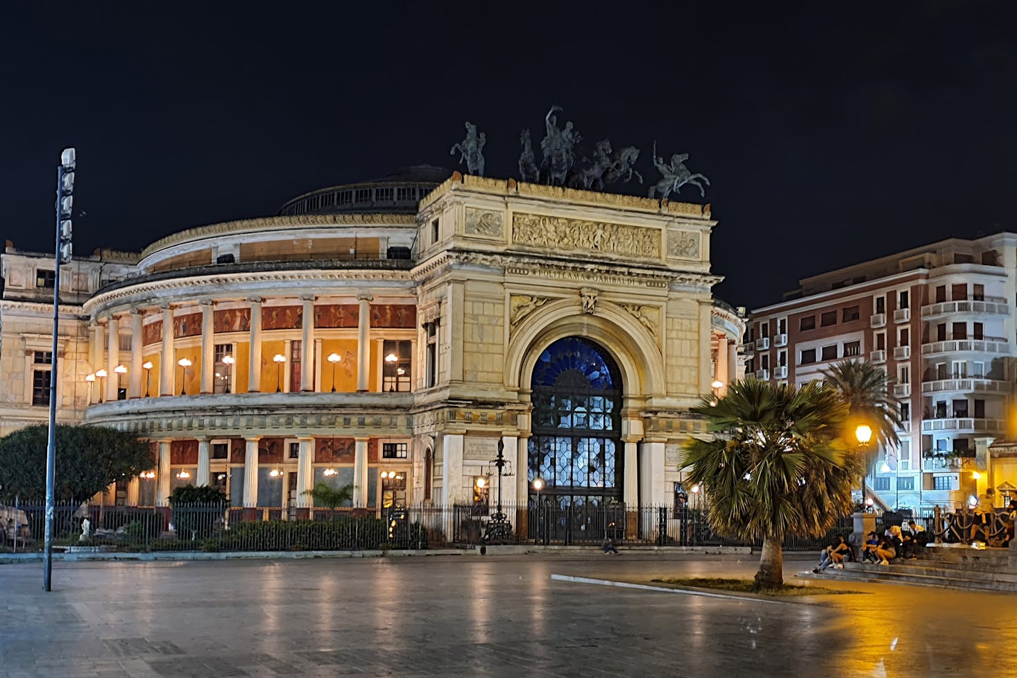 Palermo piazza at night