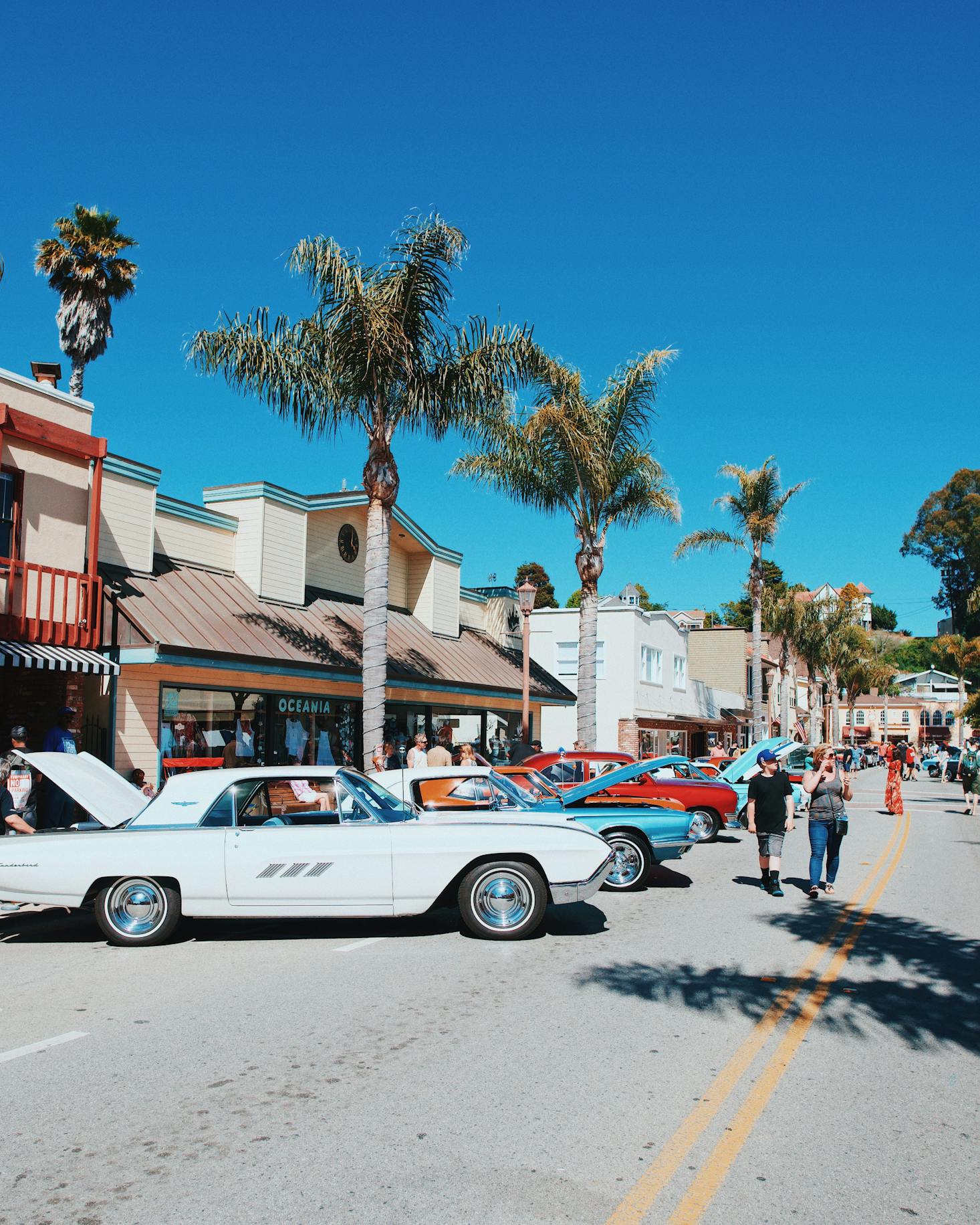 Shopping street in Santa Cruz, California