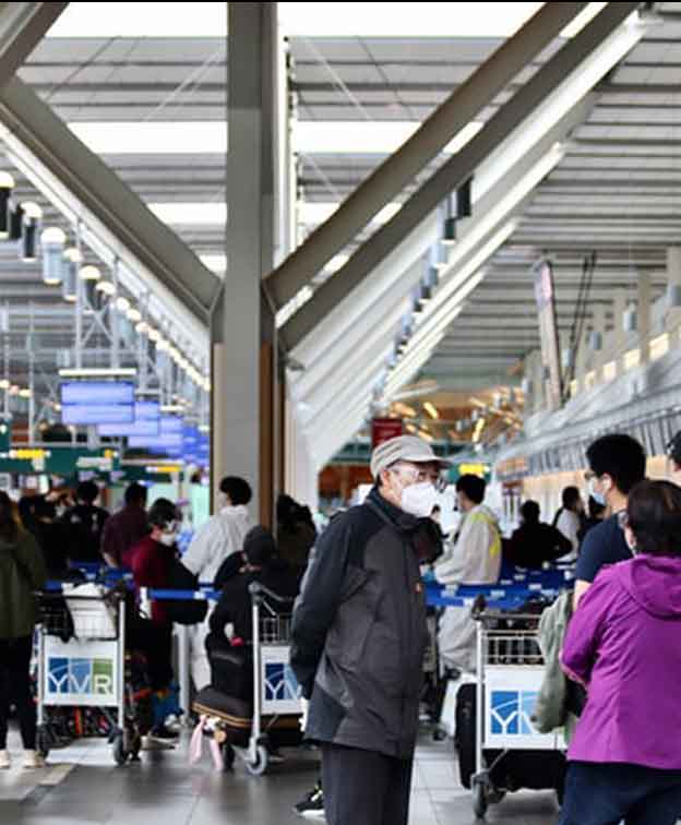 vancouver airport luggage storage
