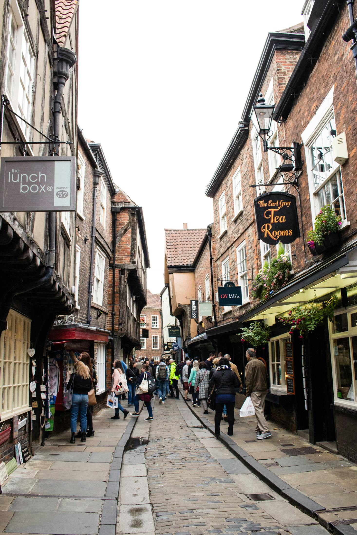 York streets lined with brunch restaurants