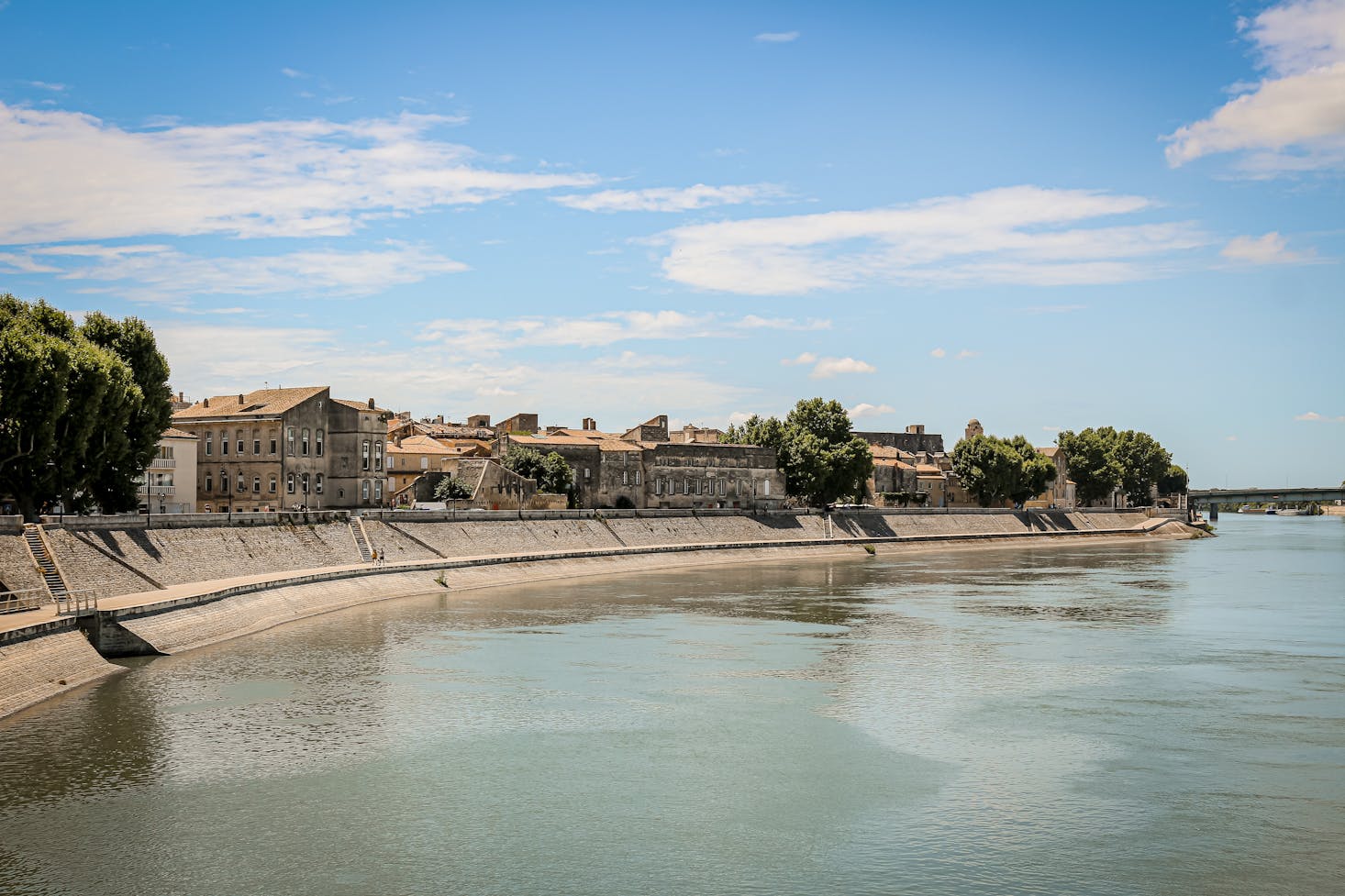 luggage storage Arles