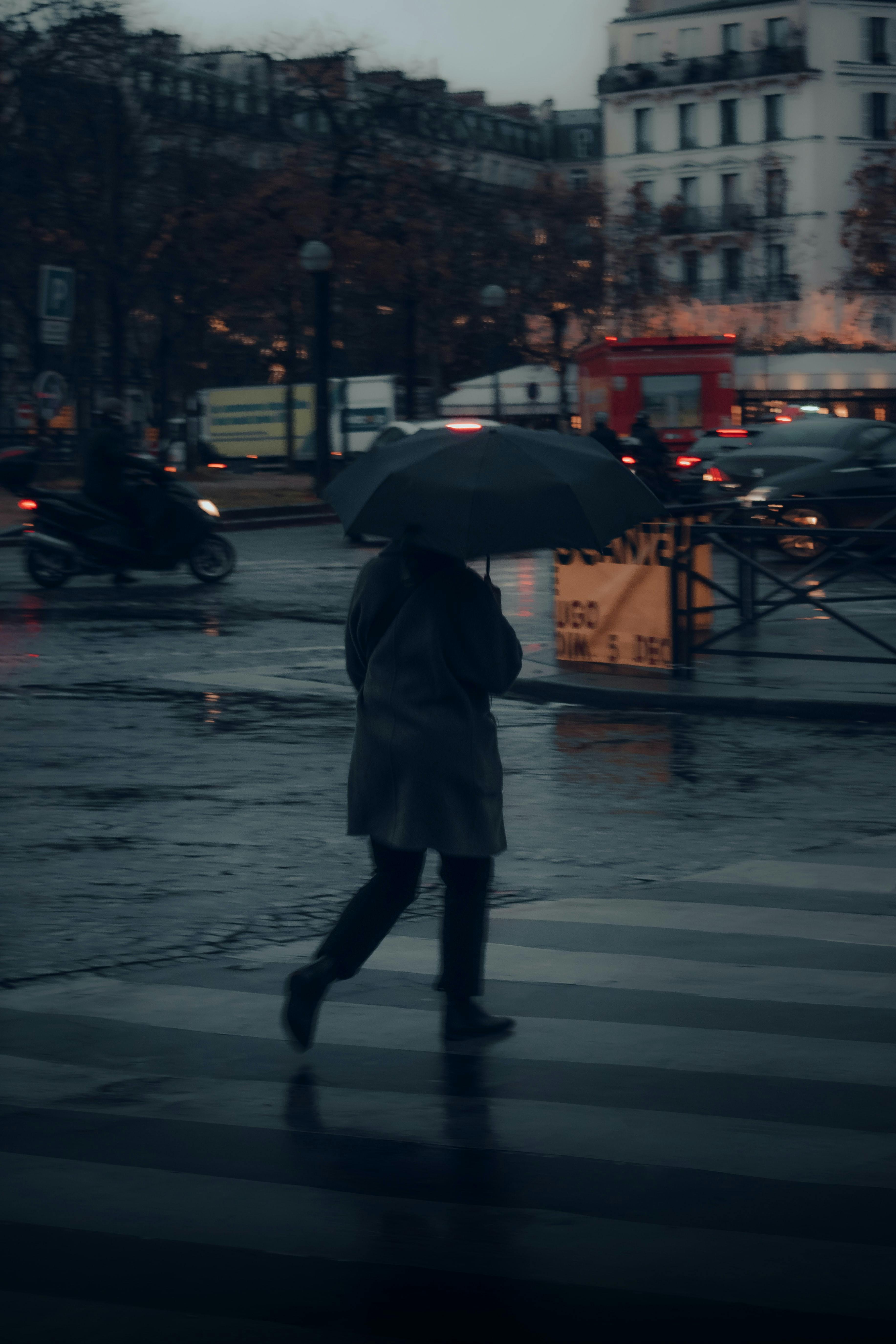 Paris to Beijing , rainy days 💦 . . . . . #traveling #rainydayvibes