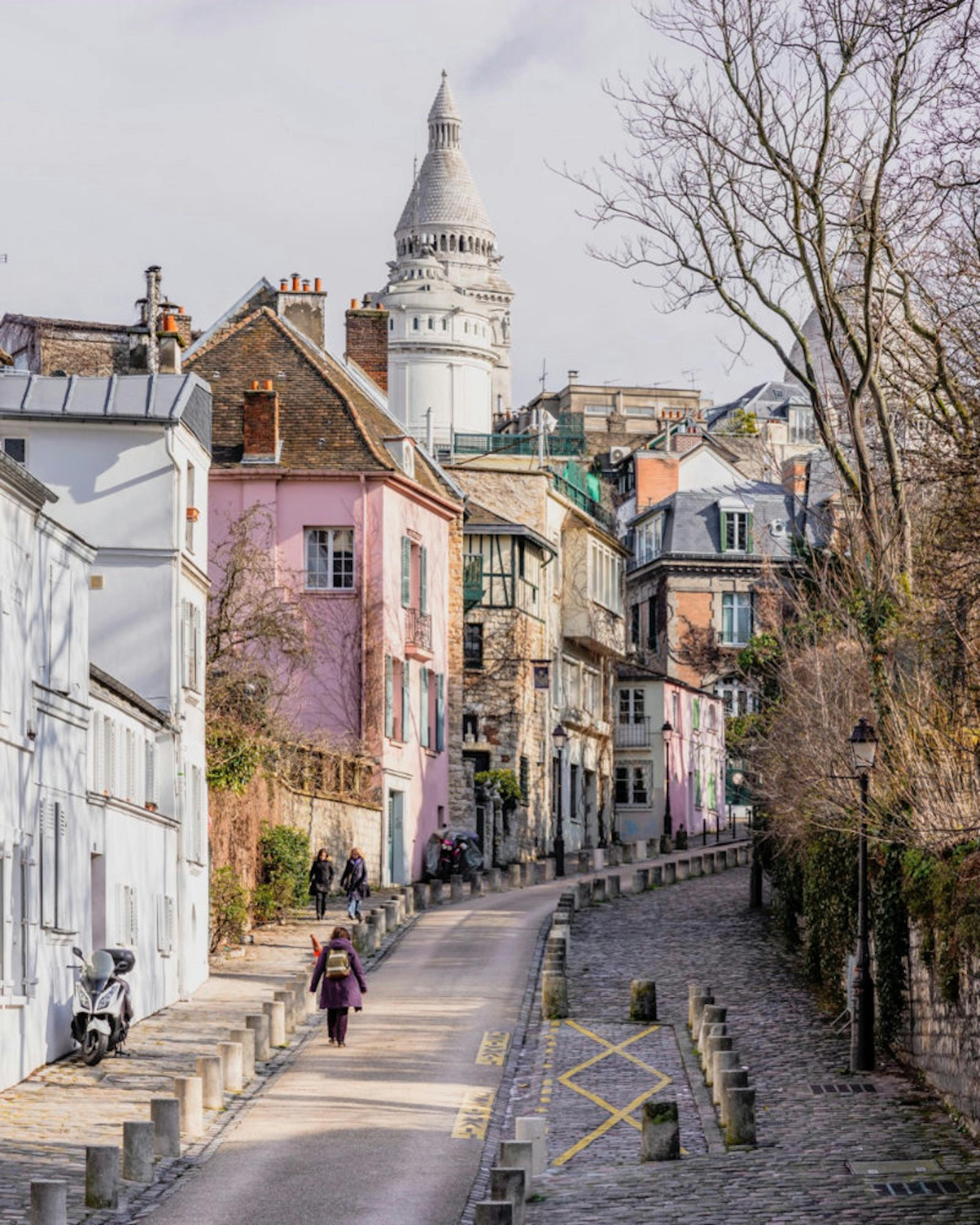 the streets of montmartre walking tour