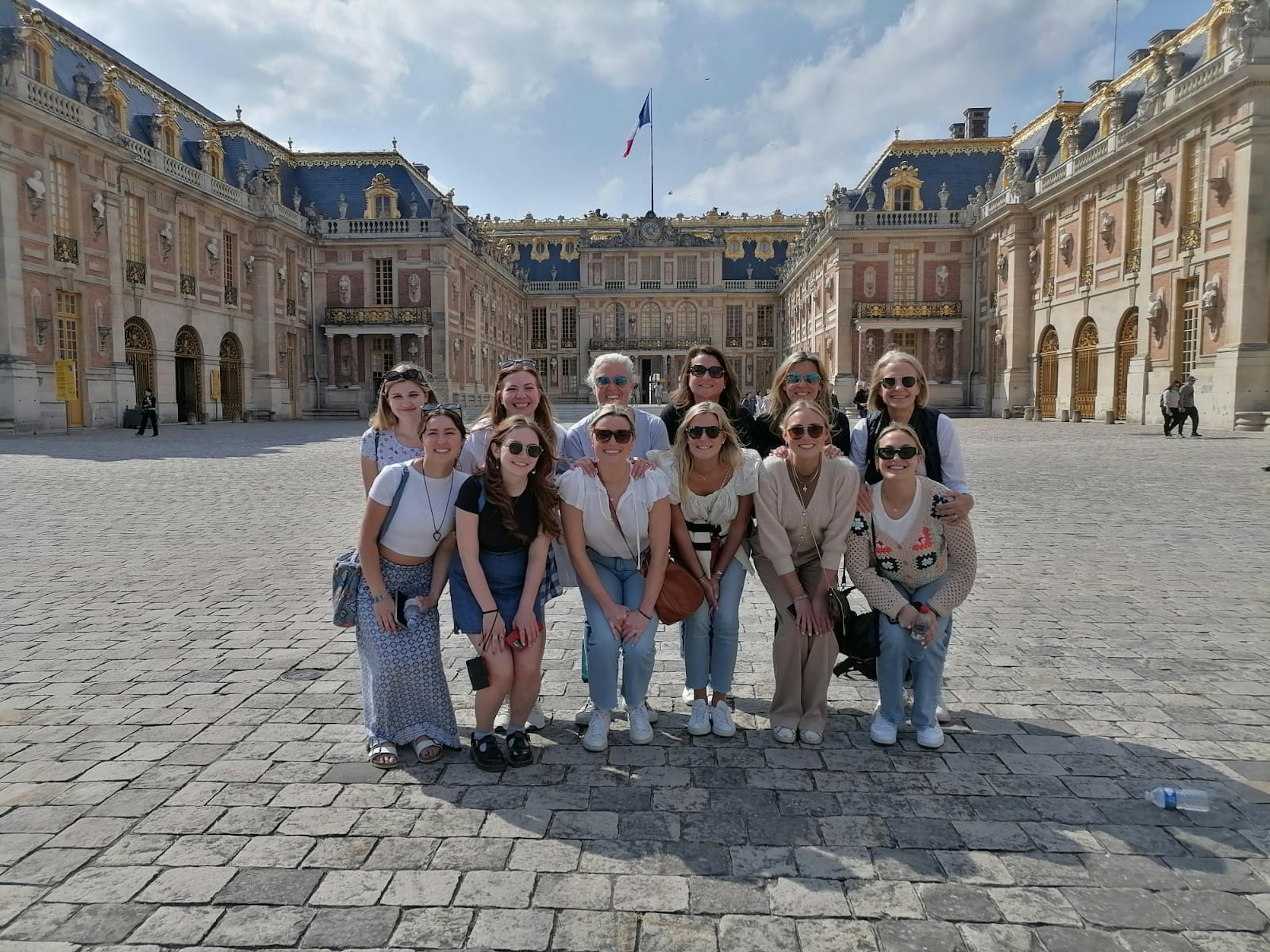 Best Versailles guided group tour