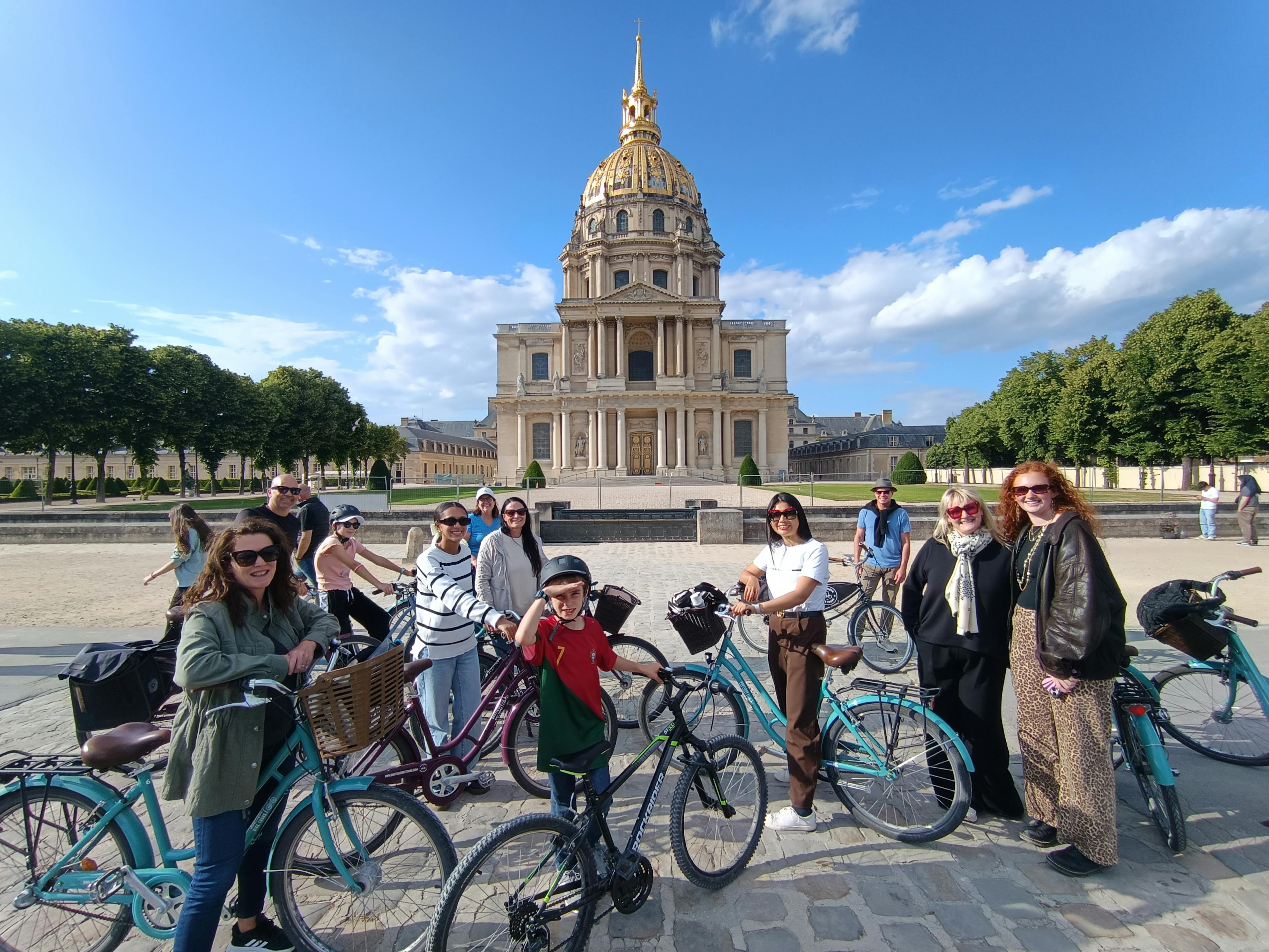 Paris Highligths Bike Tour Group Photo