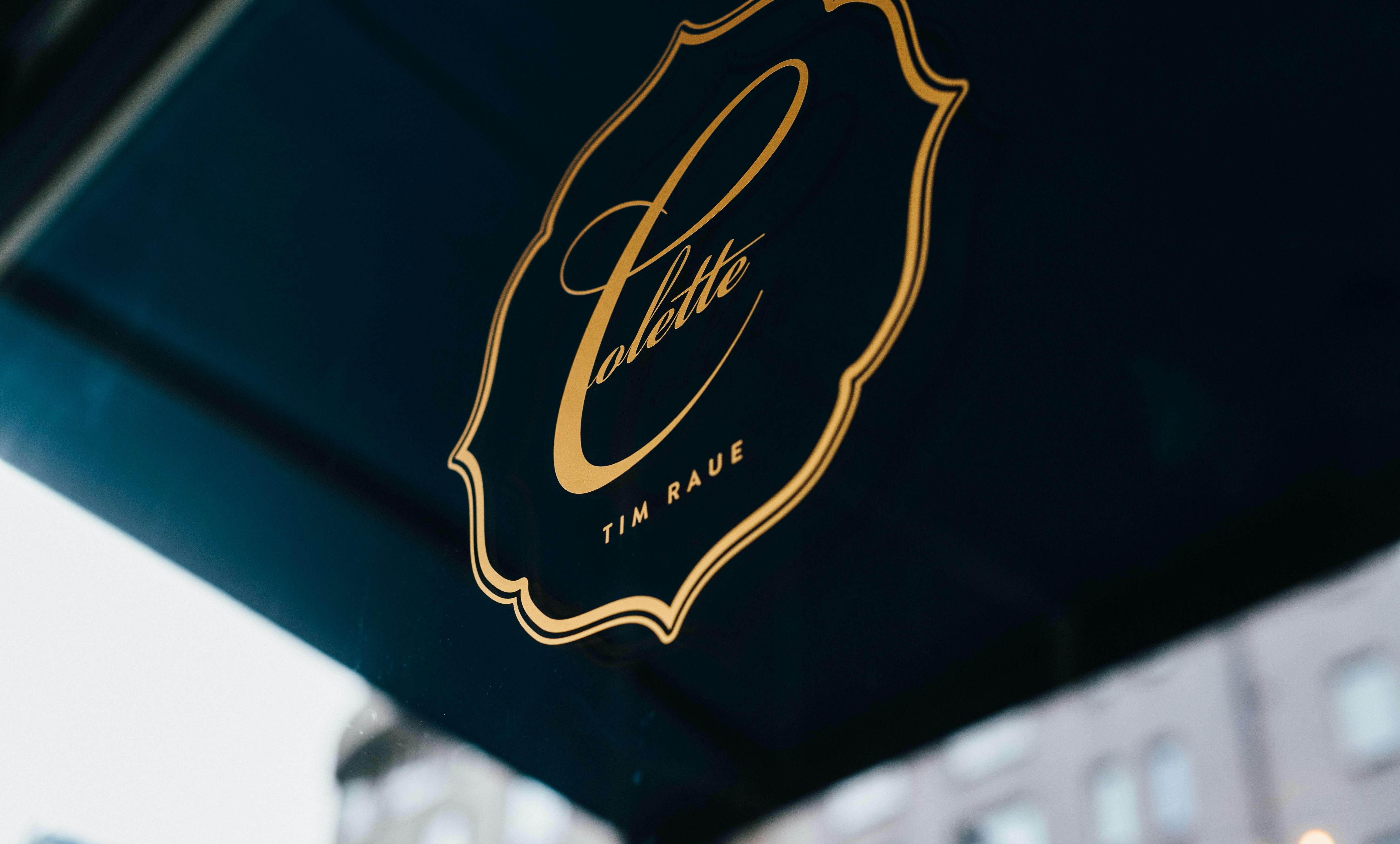 Fenster mit Aufschrift 'Colette - Tim Raue'