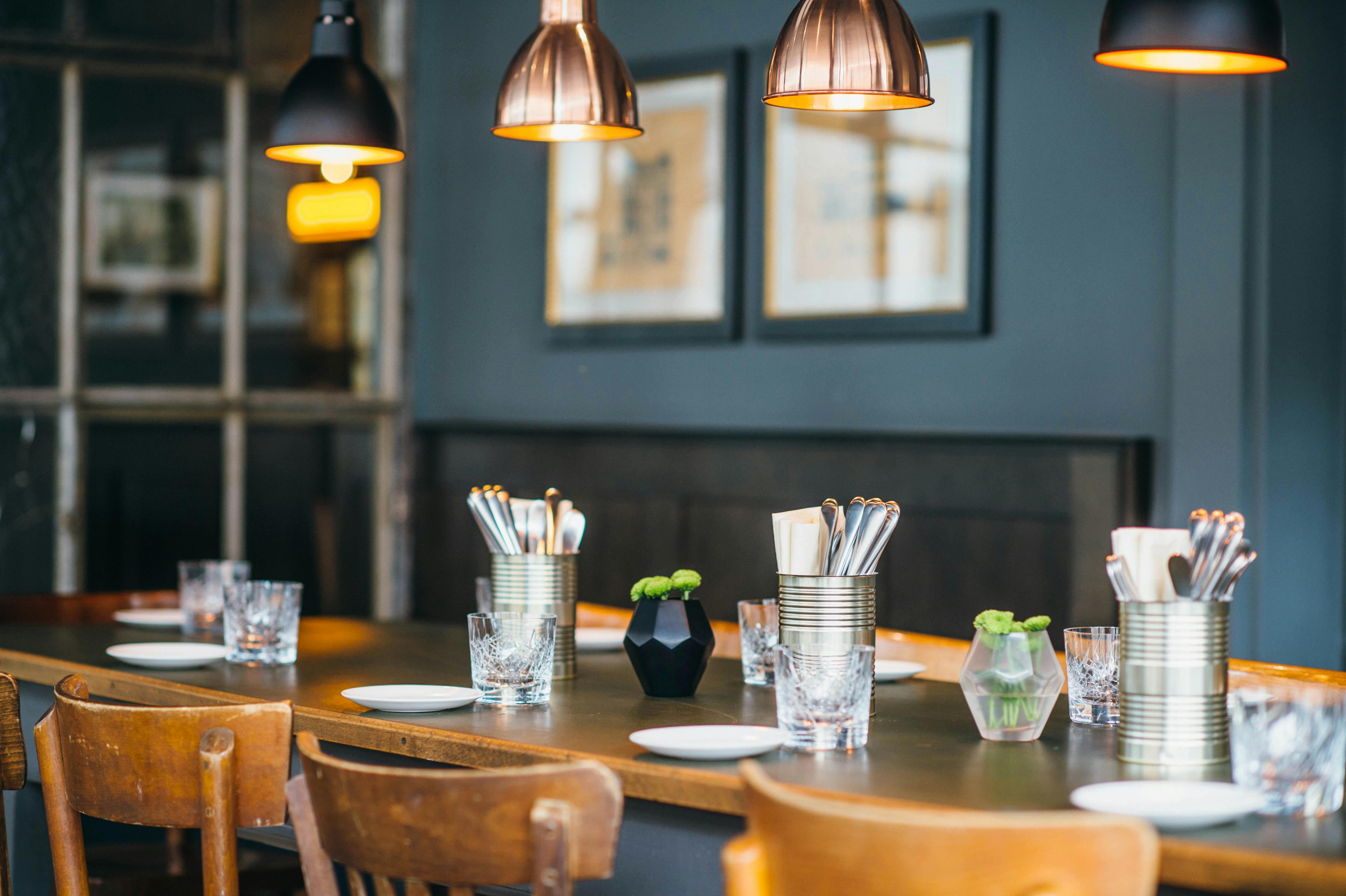Gedeckte Tische in der Brasserie Colette Konstanz