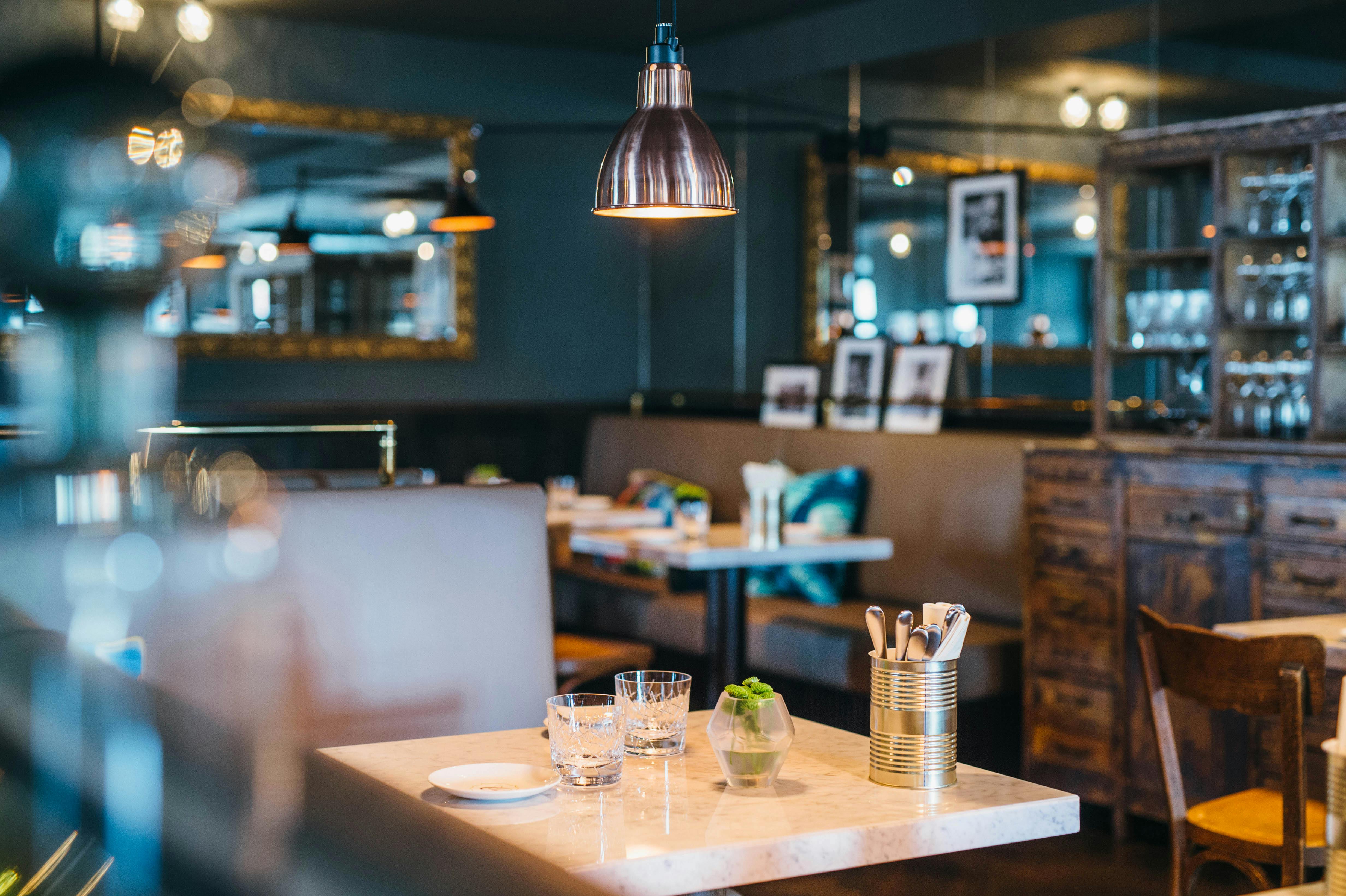 Gedeckter Tisch in der Brasserie Colette Konstanz