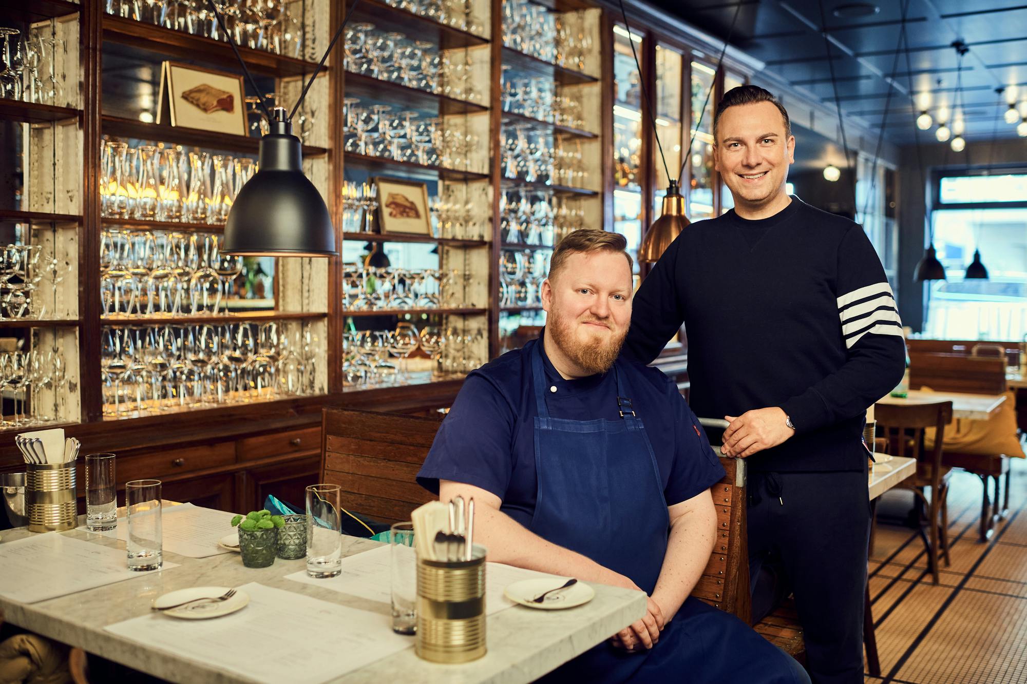 Dominik Obermeier (Küchendirektor) und Tim Raue (kulinarischer Berater) in der Brasserie Colette Berlin