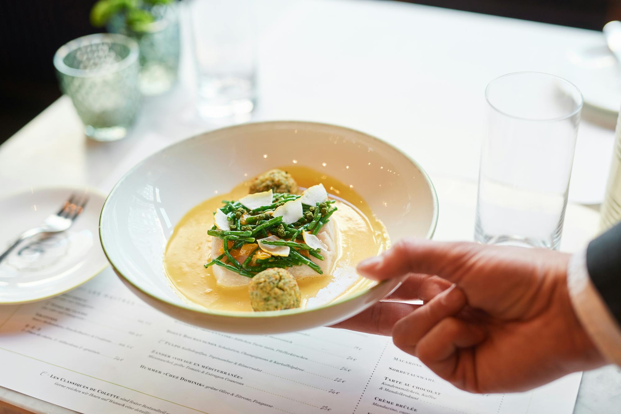 Zu Tisch im Colette: Zander mit Passepierre