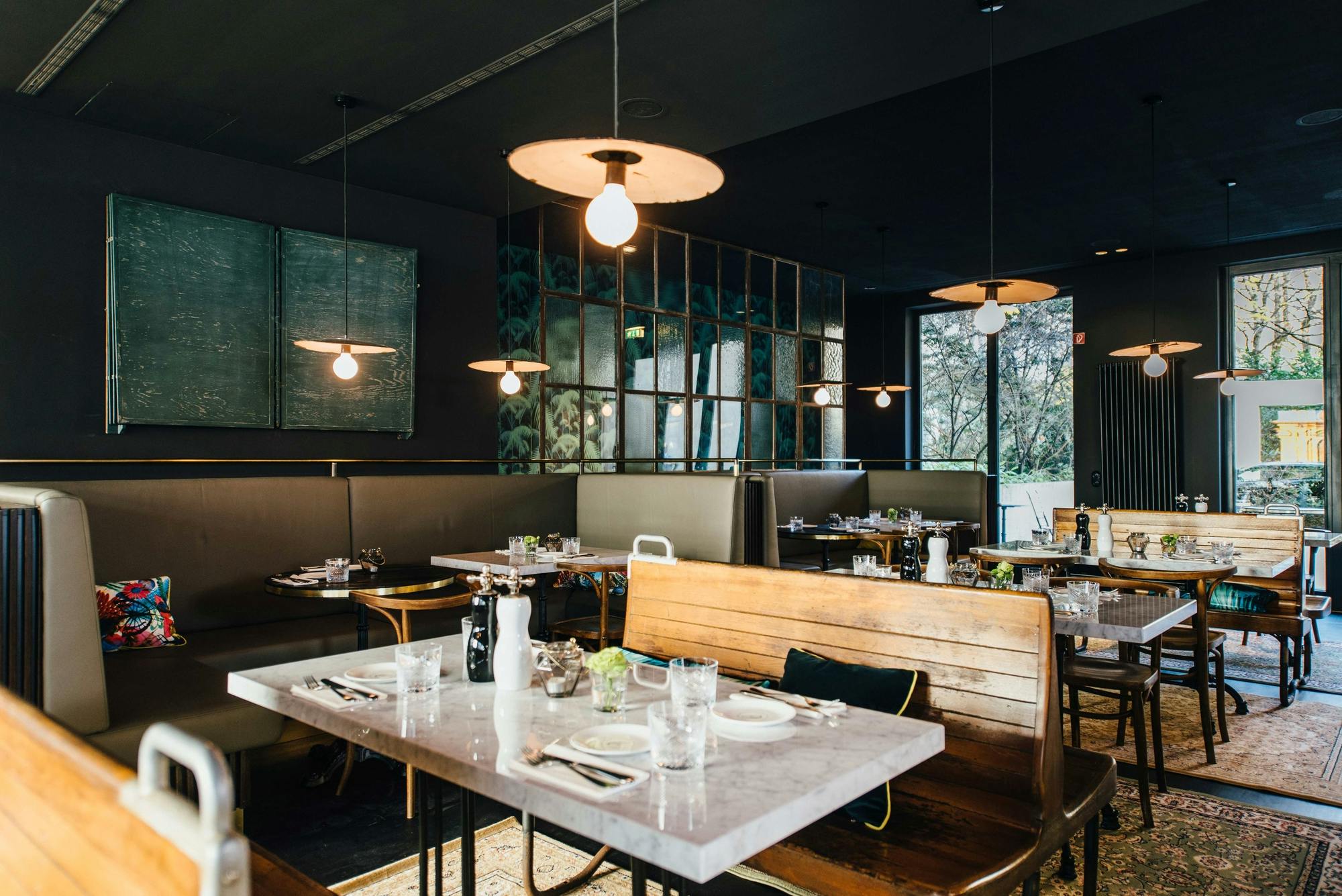 Guest area of Brasserie Colette Tim Raue in Munich