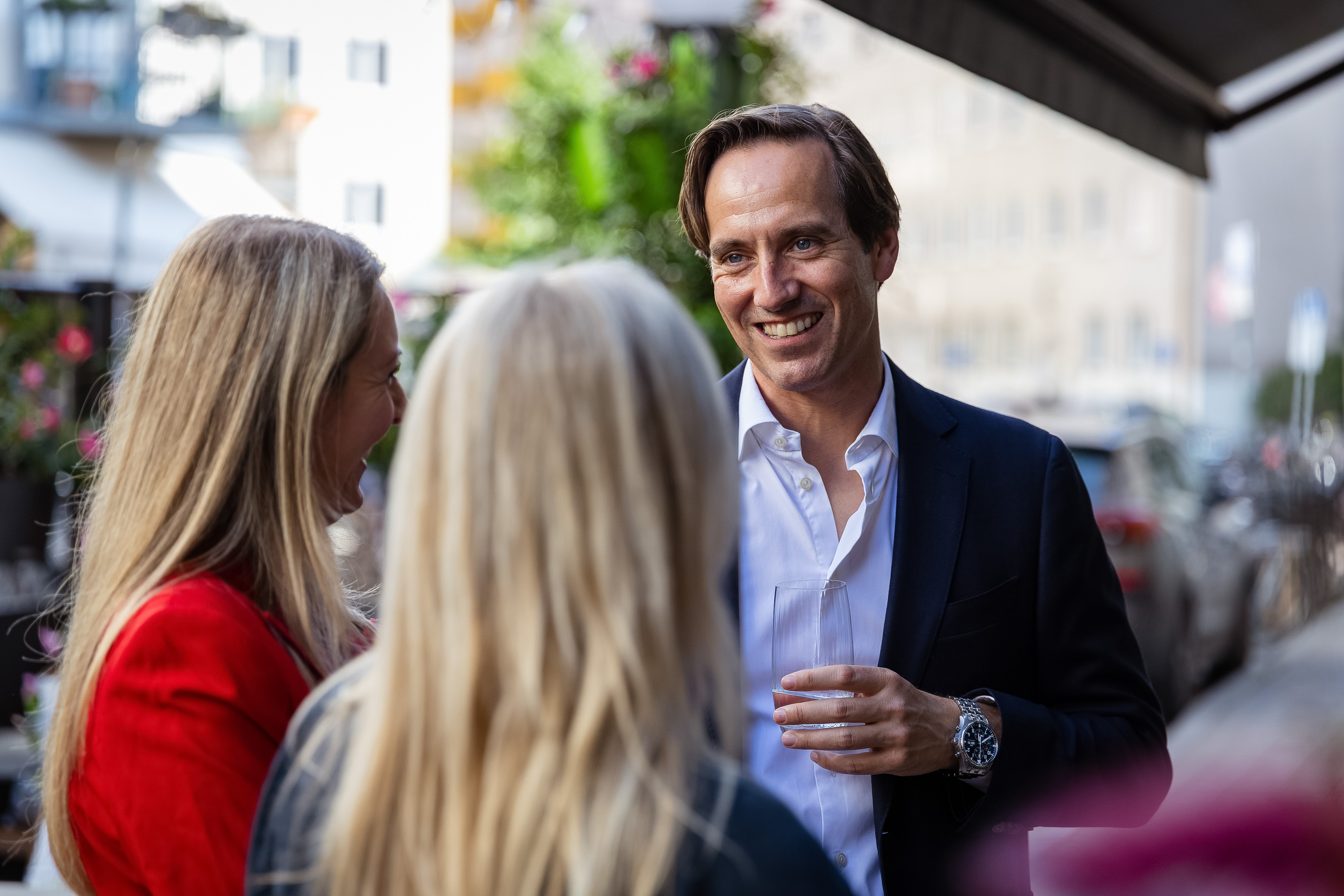 Jochen Dreissigacker vor der Brasserie Colette München