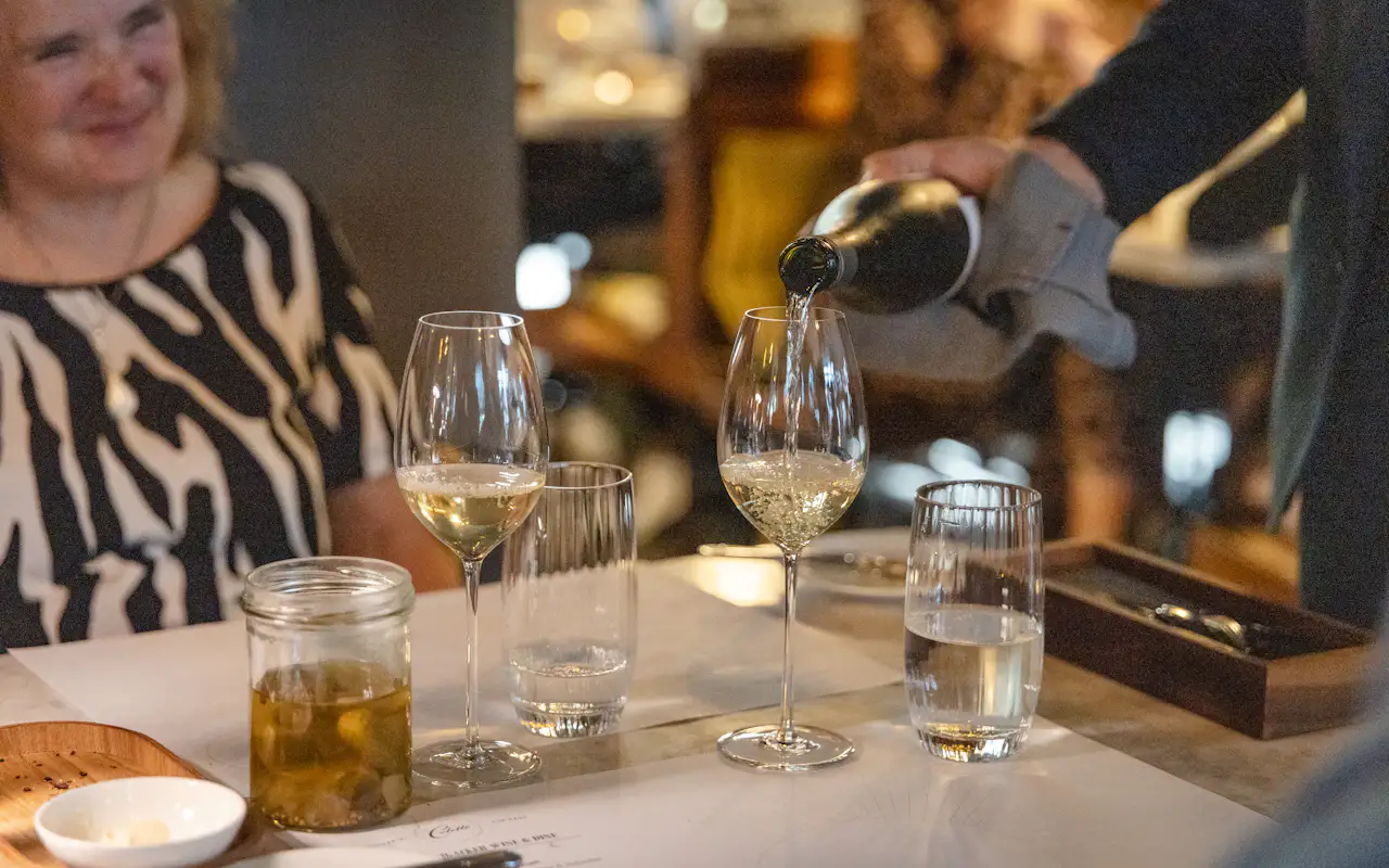 Besucherin Dreissigacker Event Brasserie Colette München