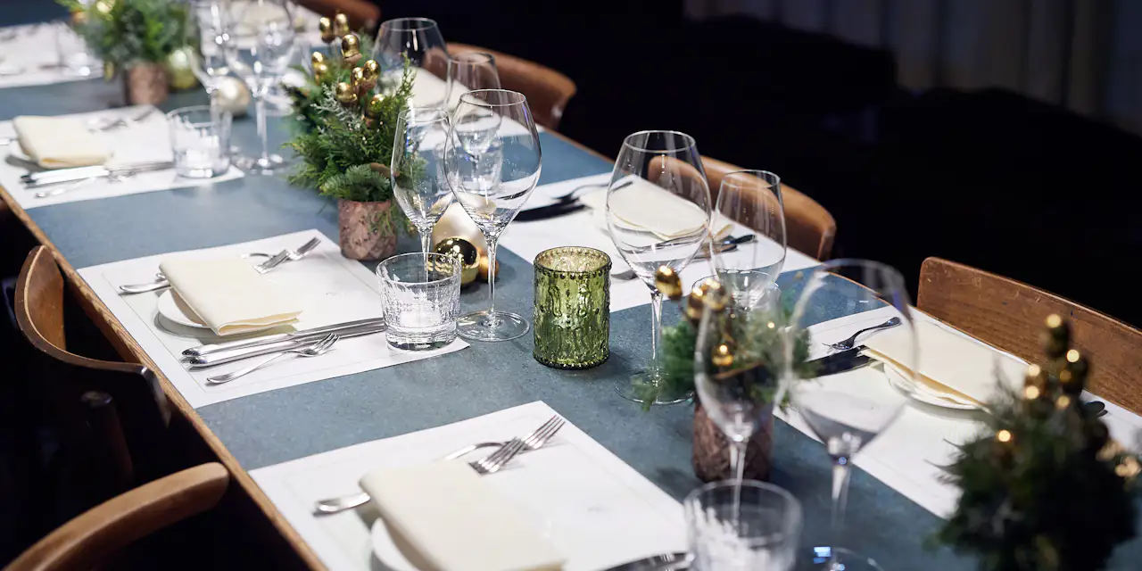 Gedeckter Tisch in der Brasserie Colette