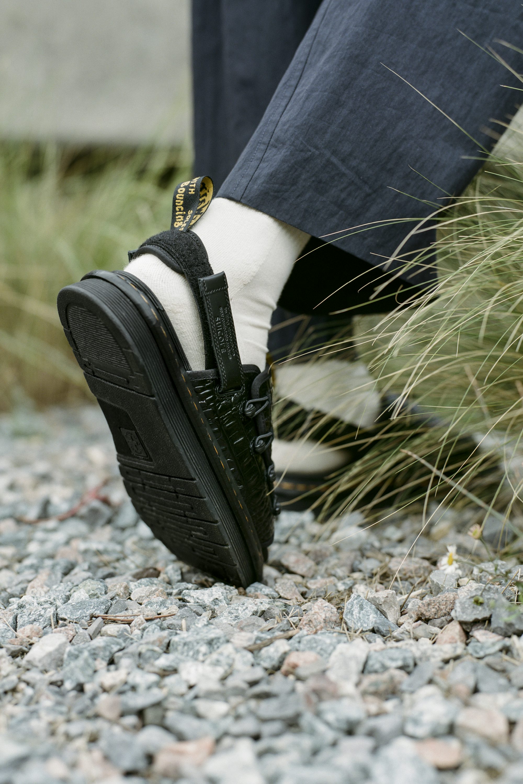 AW21 Suicoke